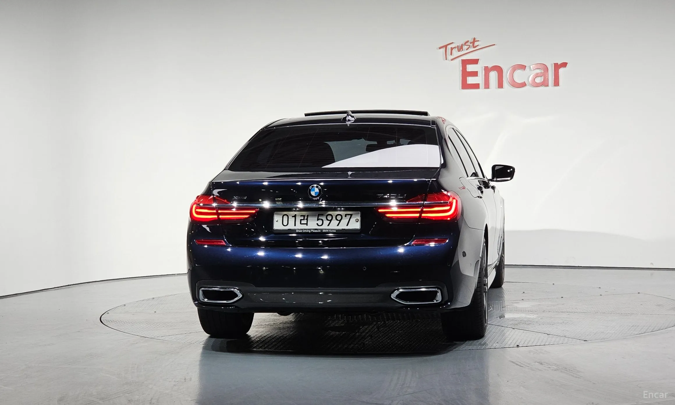 BMW 7 Series (G11) превью 3