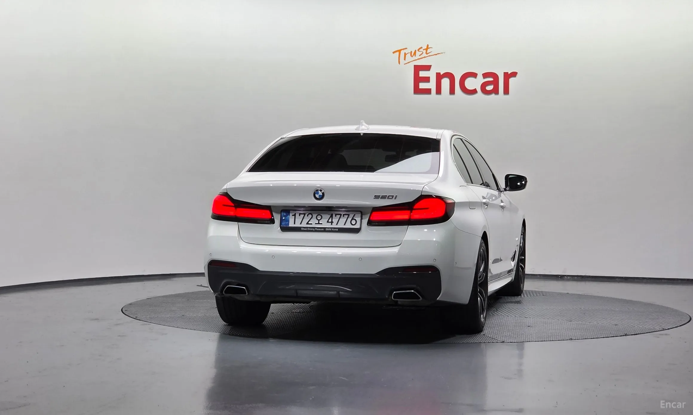 BMW 5 Series (G30) превью 3