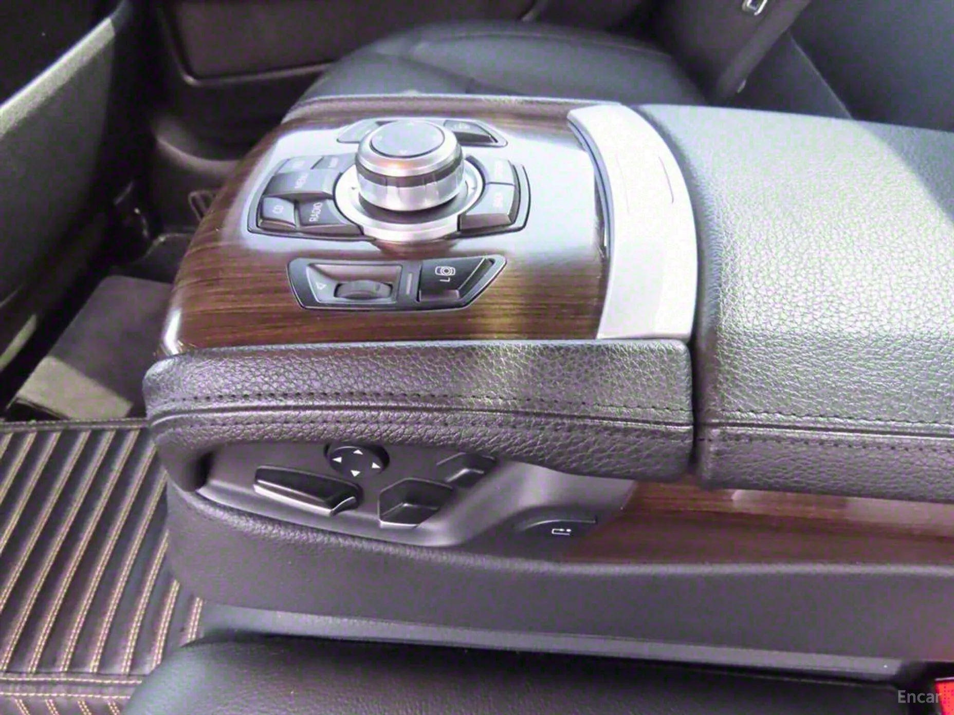 BMW 7 Series (F01) превью 4