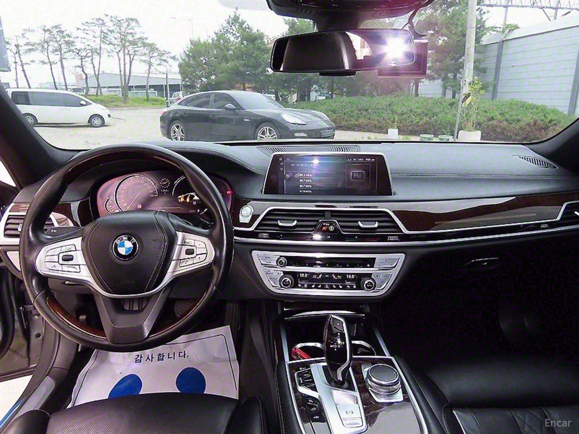 BMW 7 Series (G11) превью 4