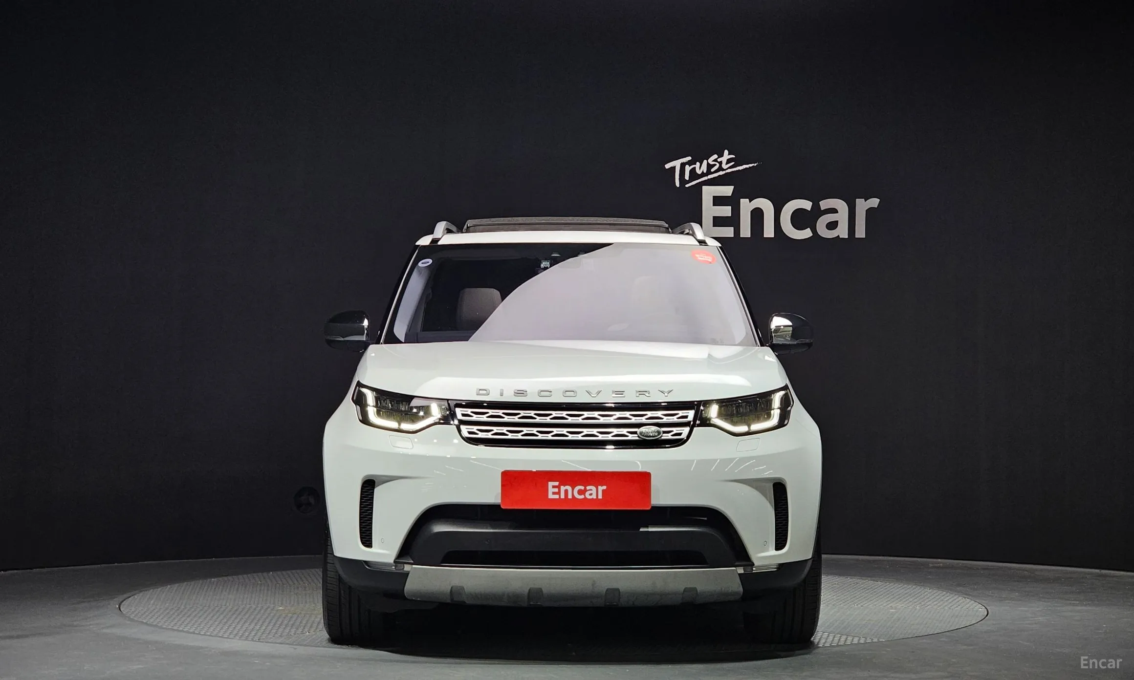 Land Rover Discovery 5