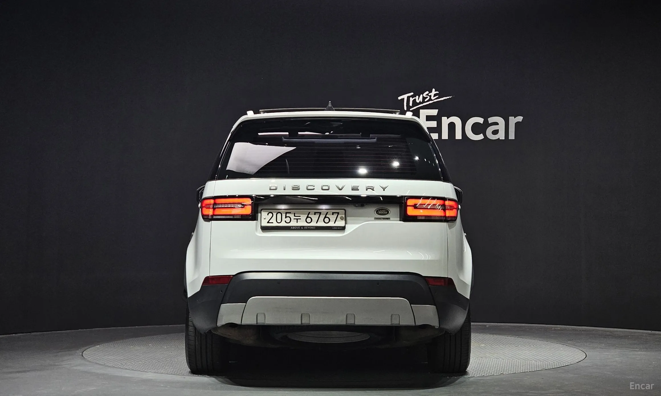 Land Rover Discovery 5 превью 3