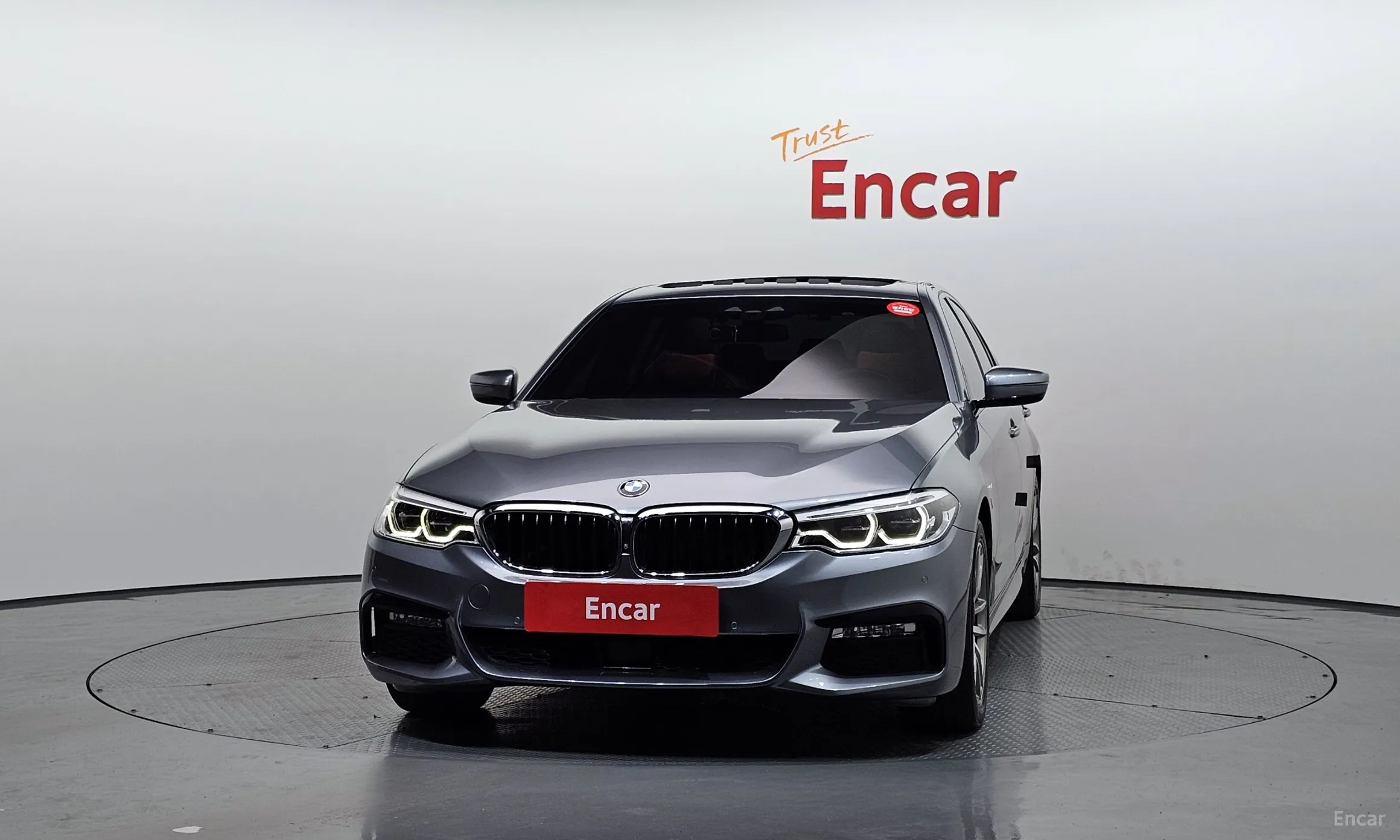 BMW 5 Series (G30) превью 2