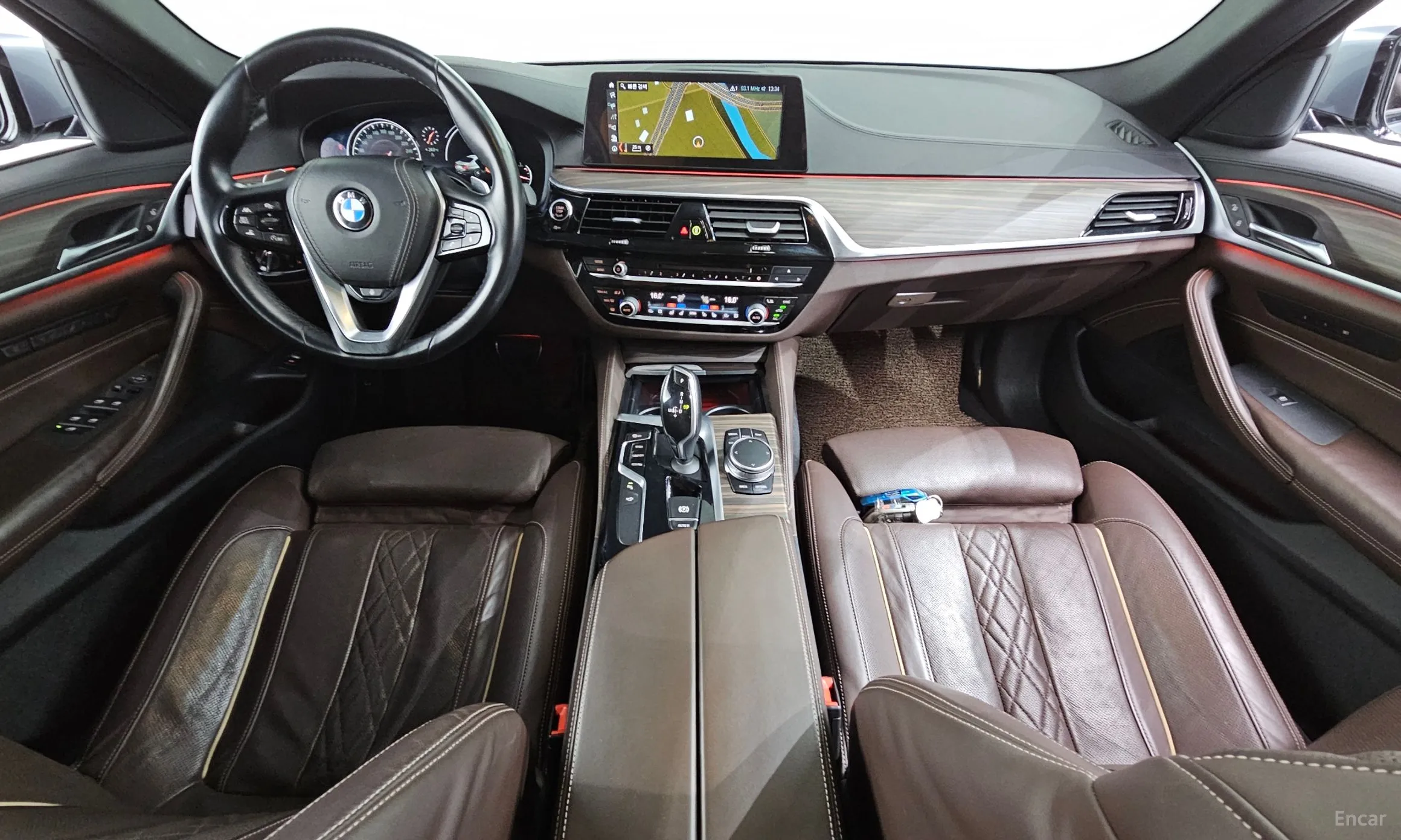 BMW 5 Series (G30) превью 4