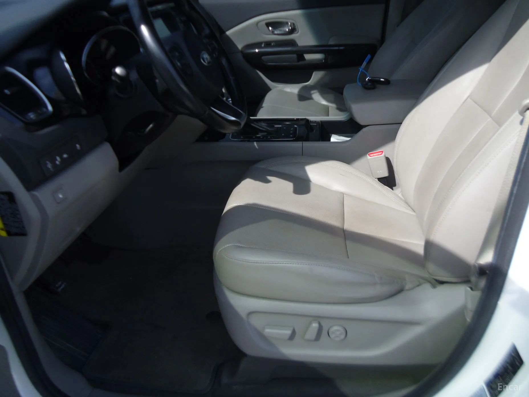 Kia Carnival превью 10