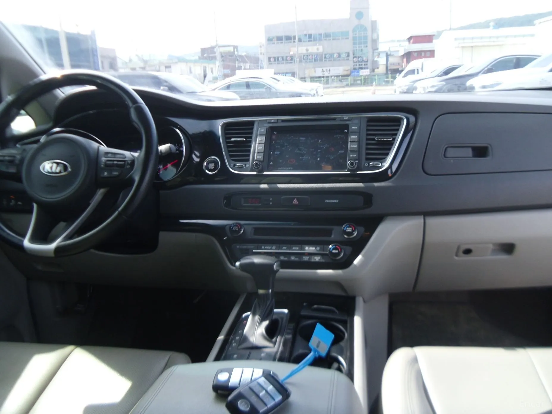 Kia Carnival превью 15