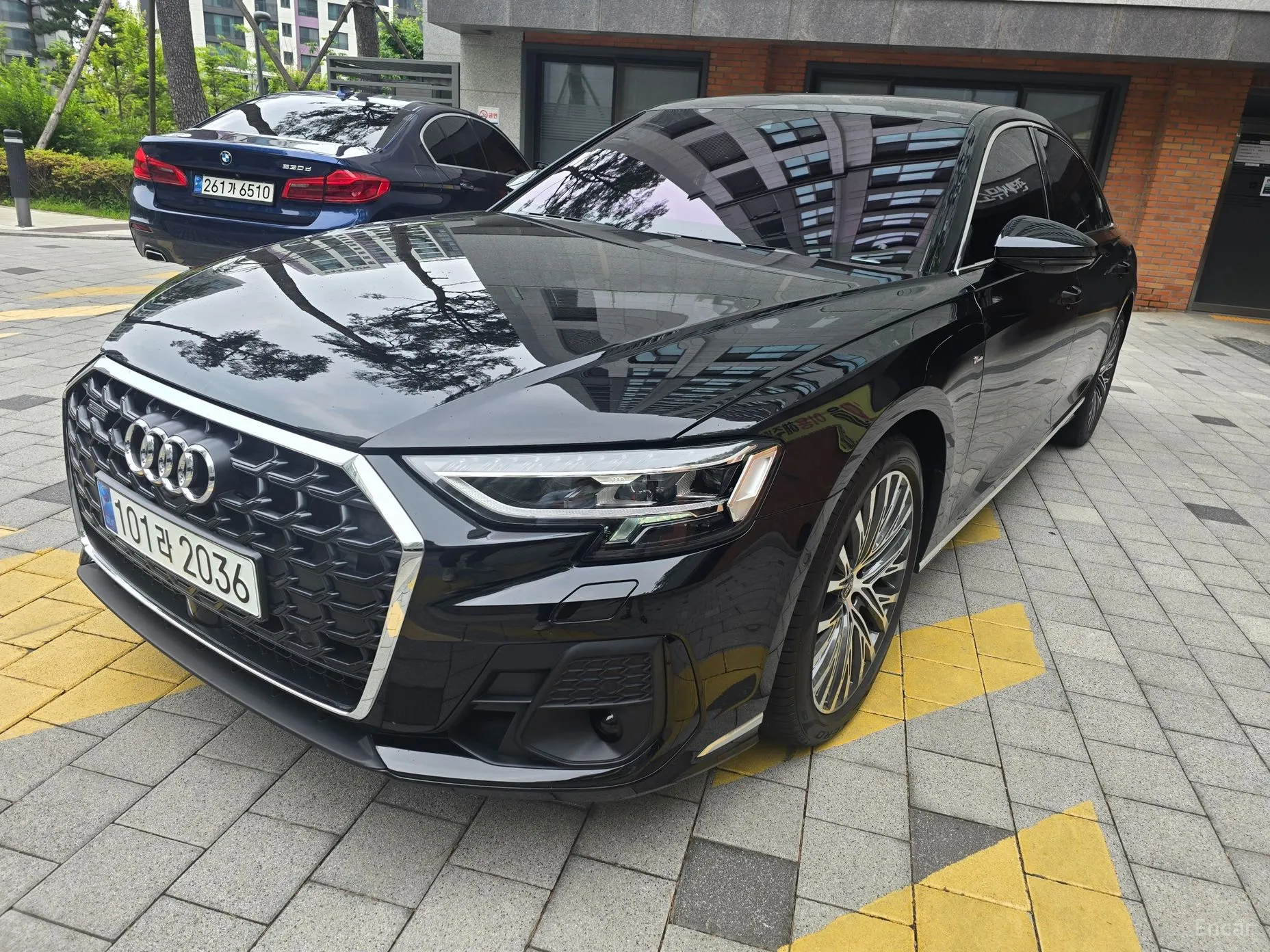 Audi A8 (D5)