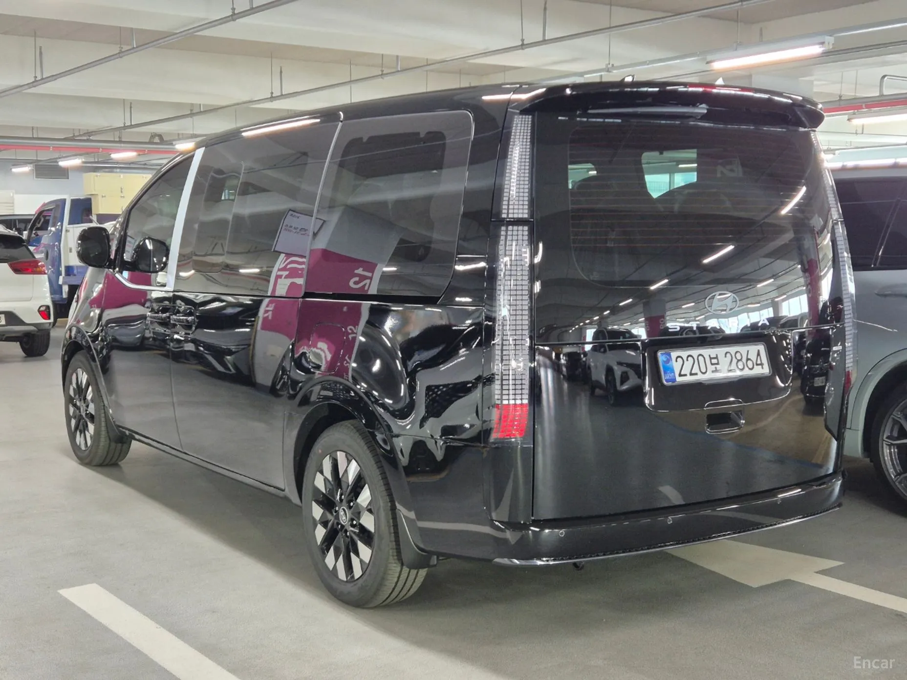 Hyundai Staria превью 3