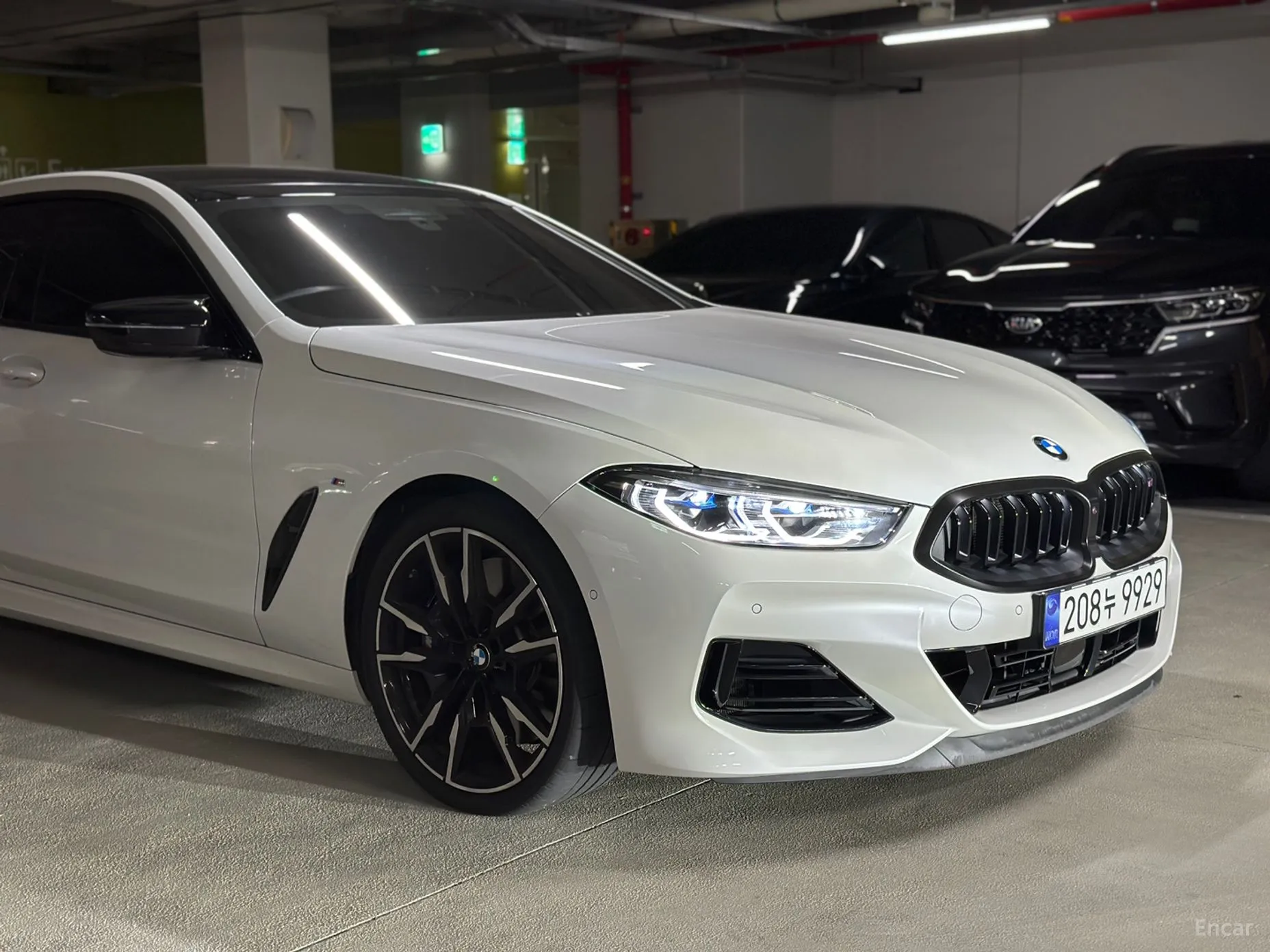 BMW 8-series (G15) превью 3