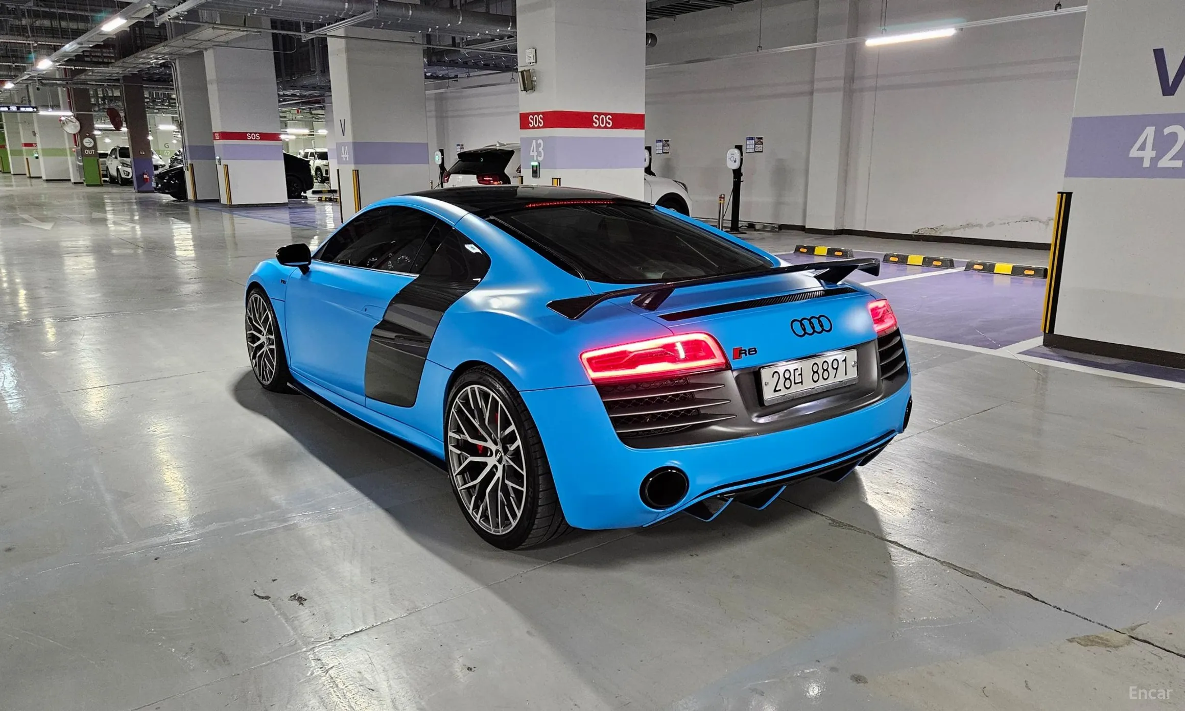 Audi R8 превью 4