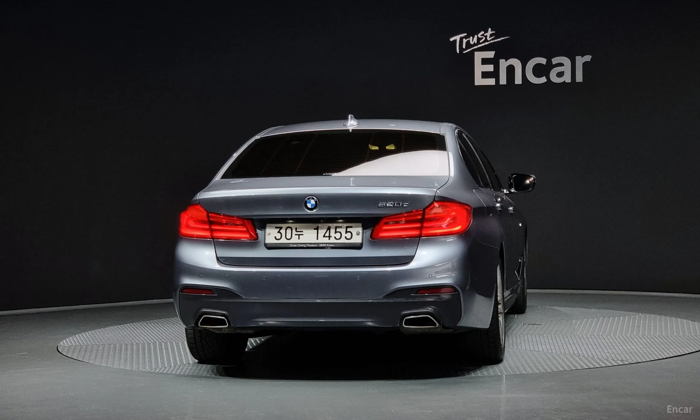 BMW 5 Series (G30) превью 3