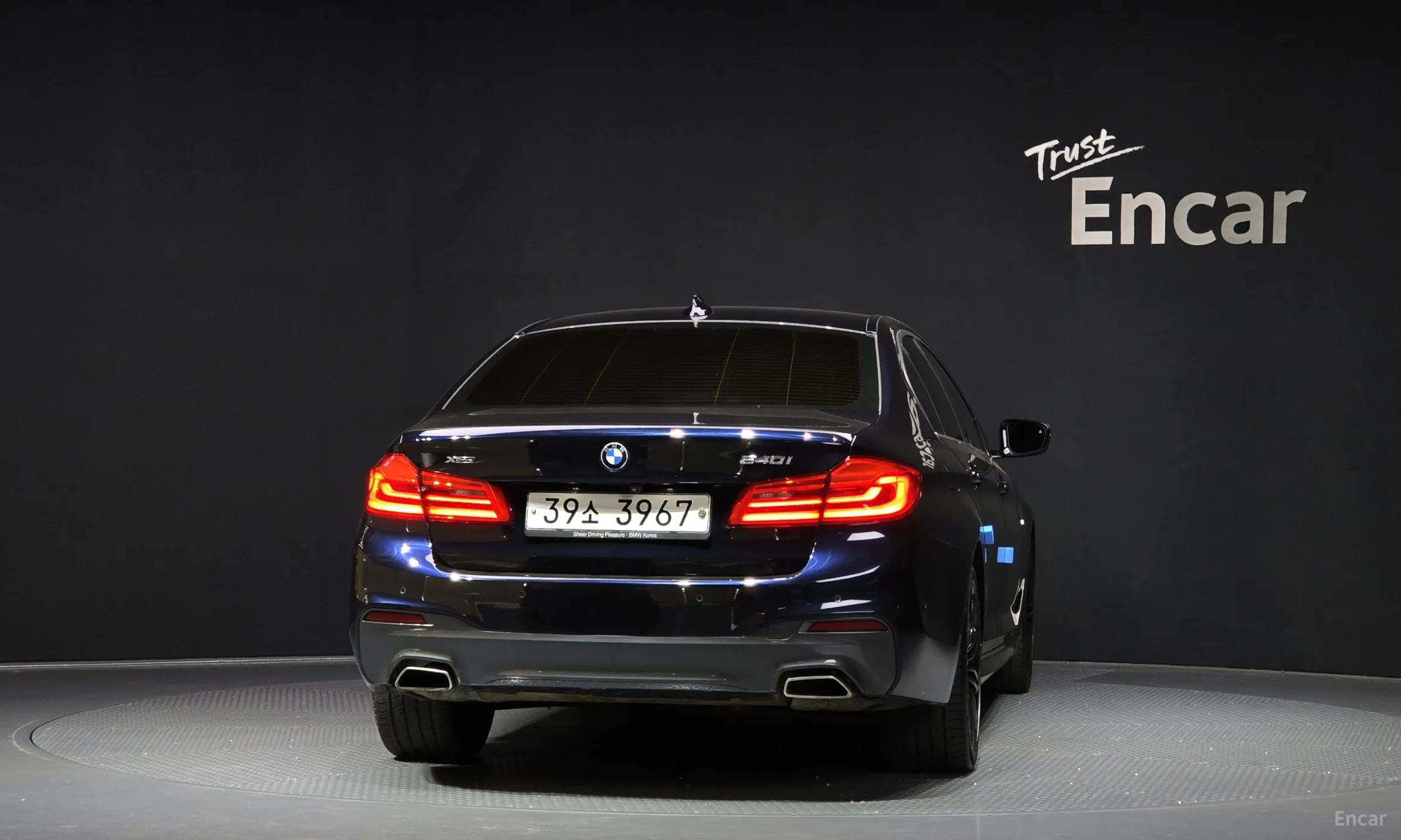 BMW 5 Series (G30) превью 3
