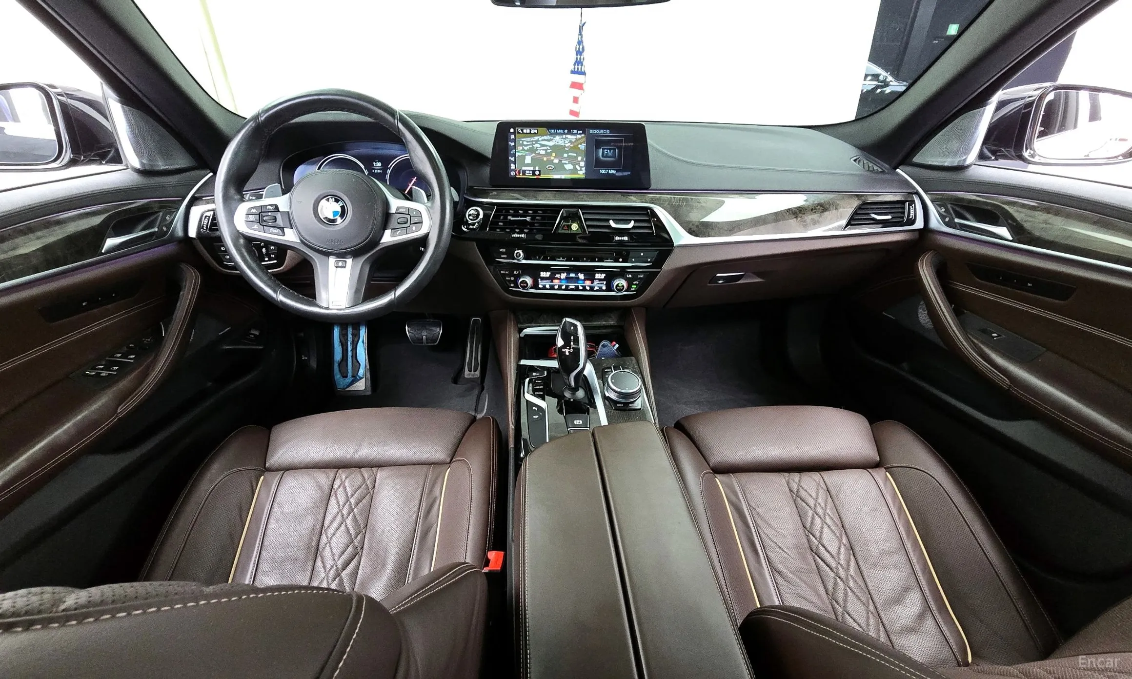 BMW 5 Series (G30) превью 4