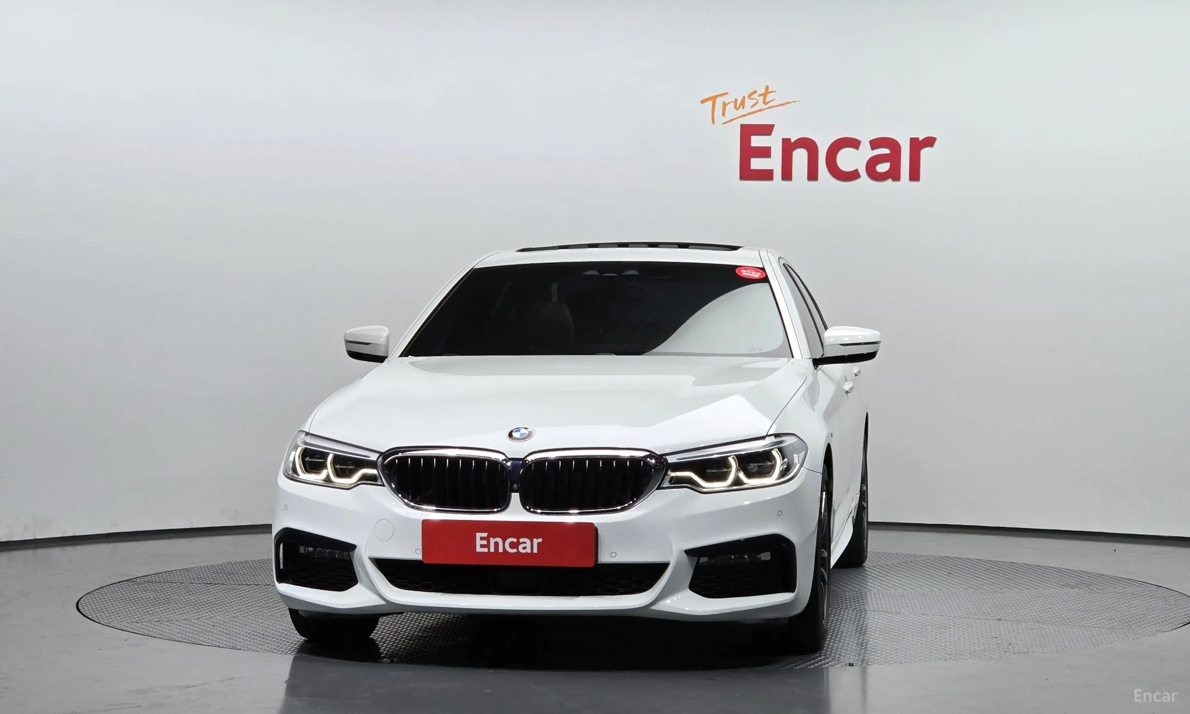 BMW 5 Series (G30) превью 2