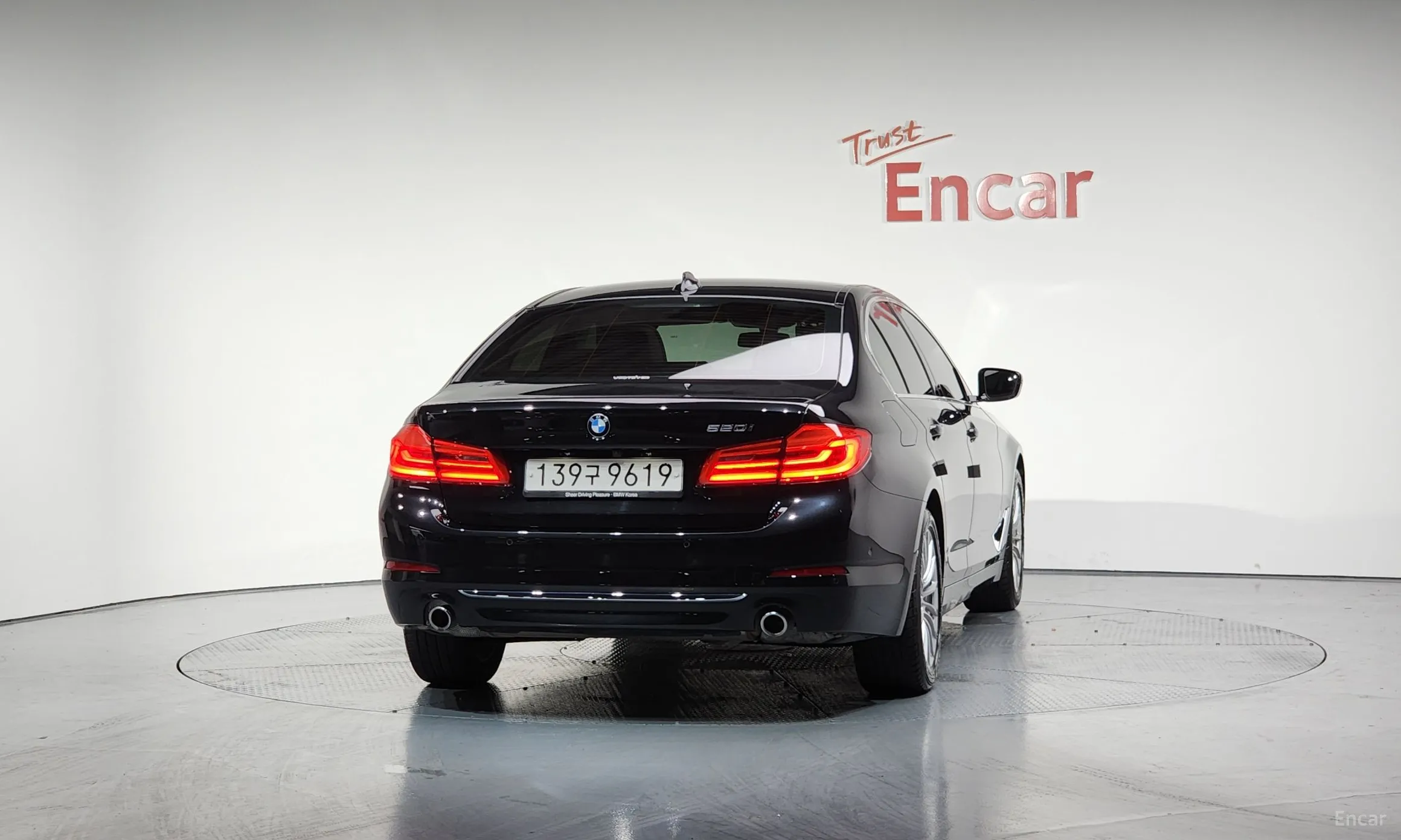 BMW 5 Series (G30) превью 3