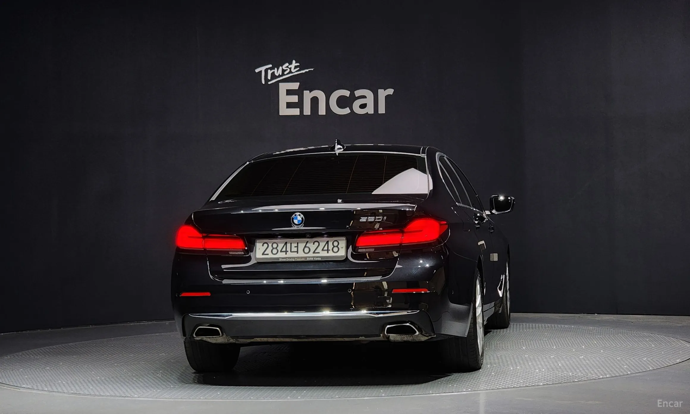 BMW 5 Series (G30) превью 3