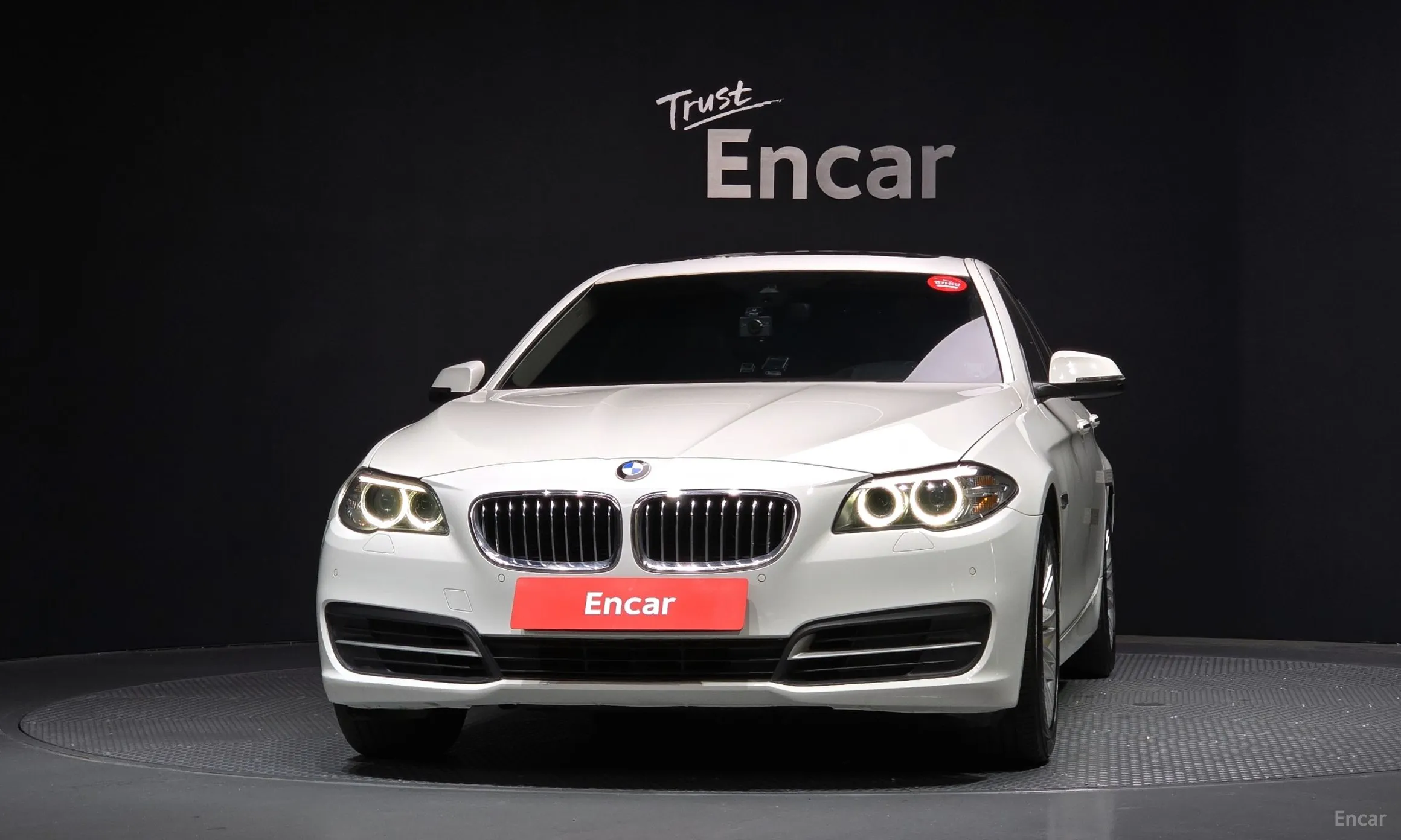 BMW 5 Series (F10) превью 3