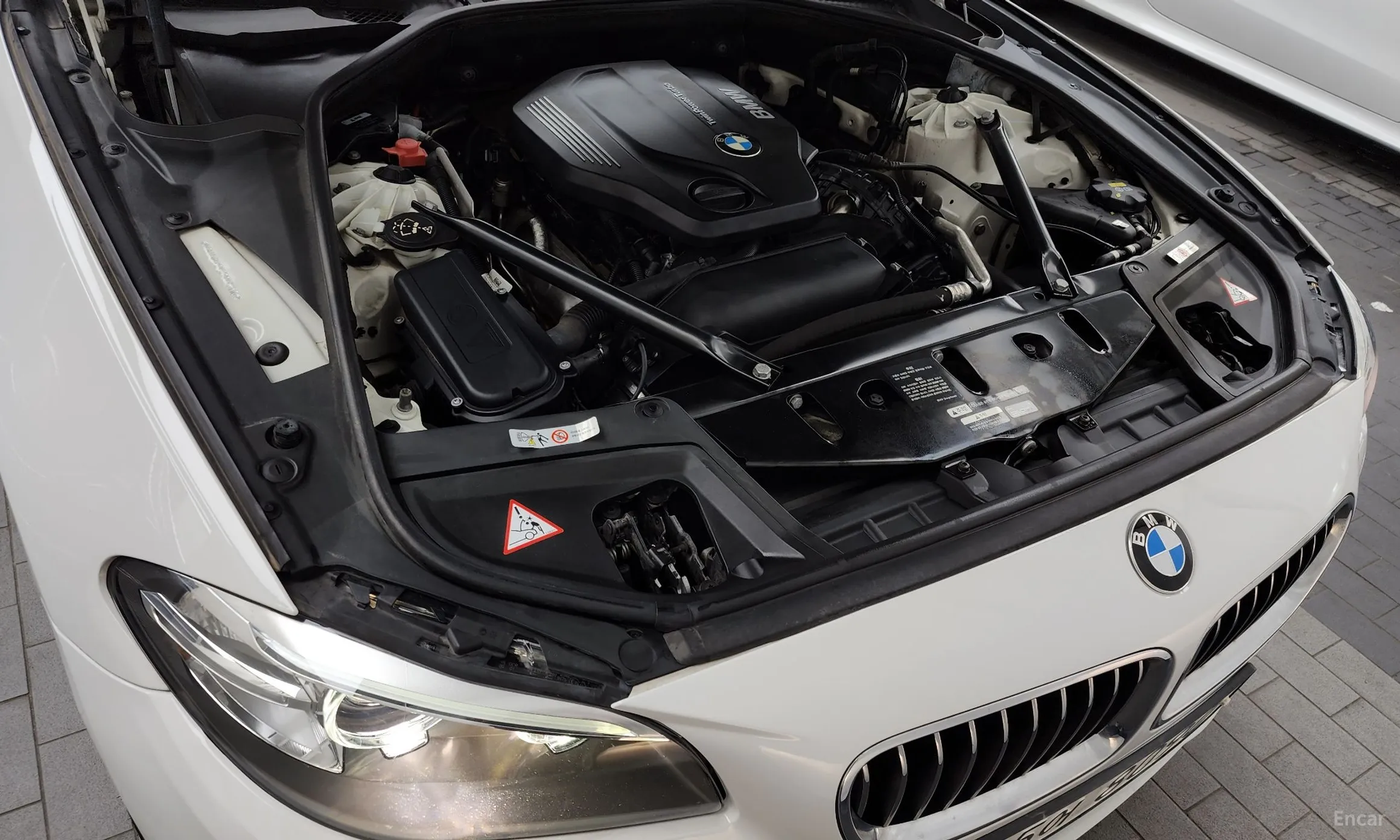 BMW 5 Series (F10) превью 4
