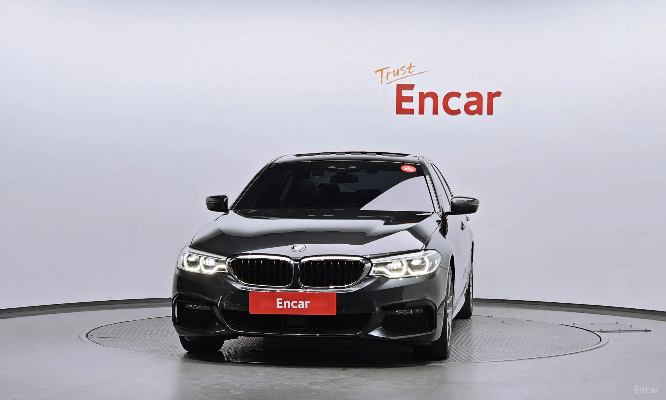 BMW 5 Series (G30) превью 2