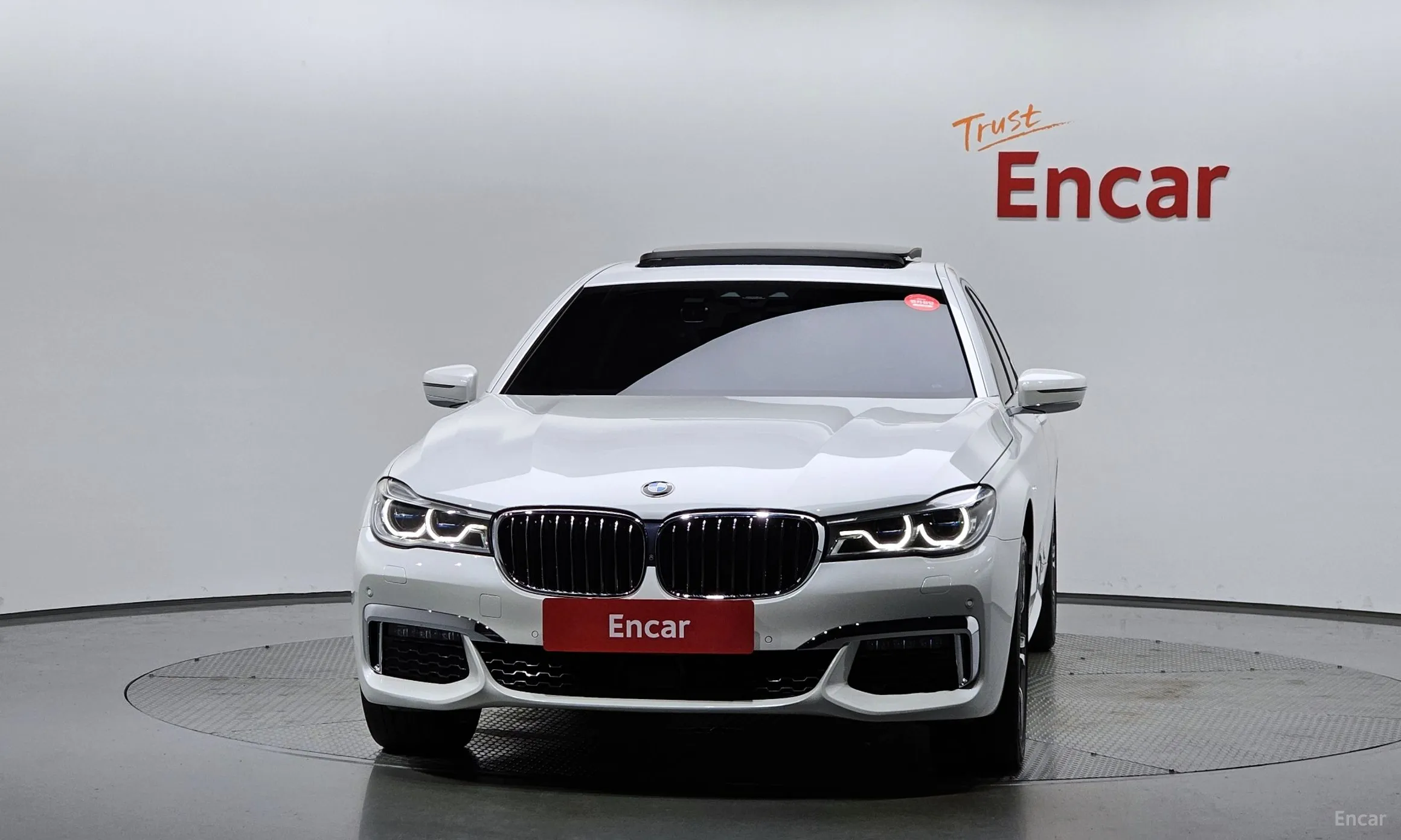 BMW 7 Series (G11) превью 2