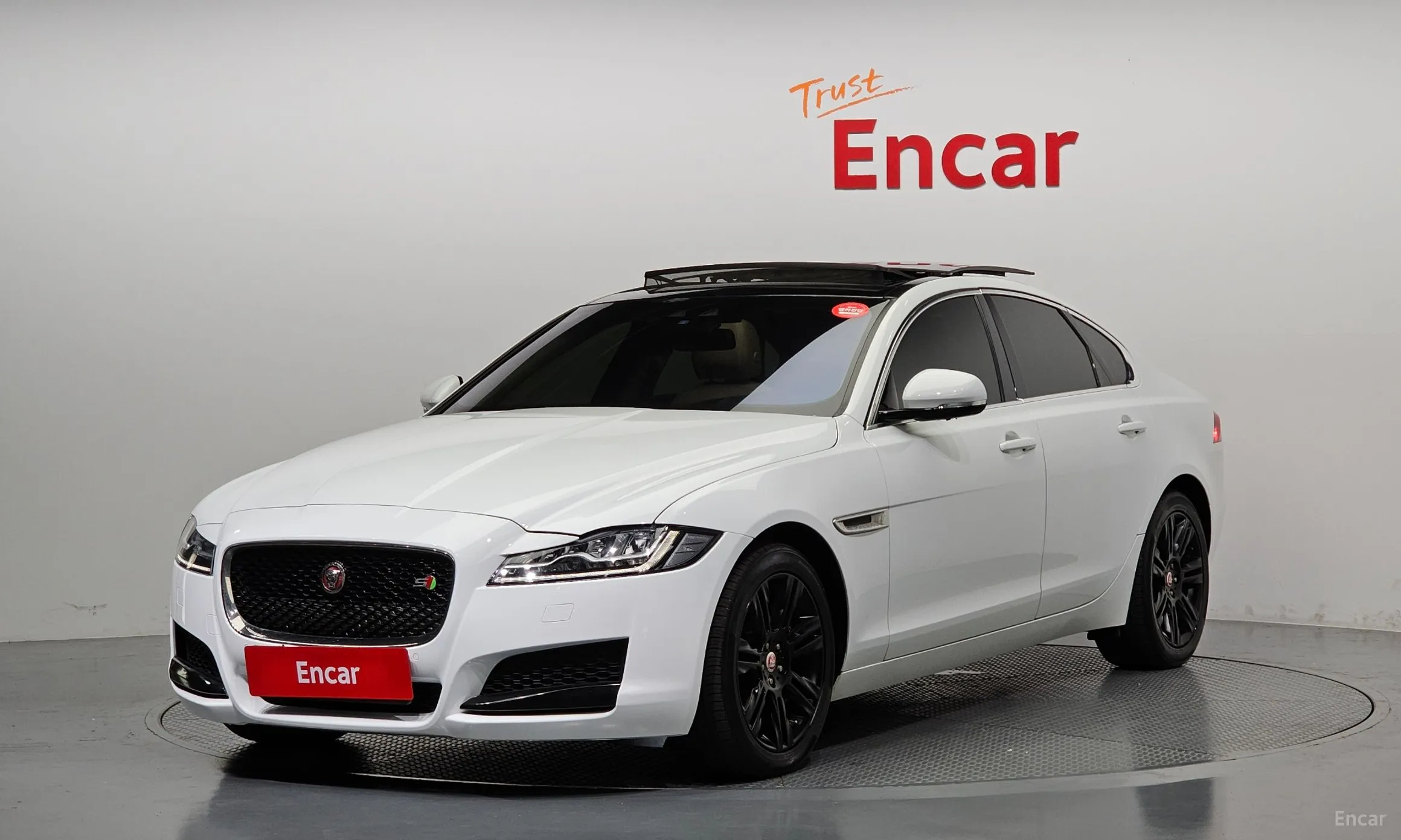 Jaguar XF (x260)