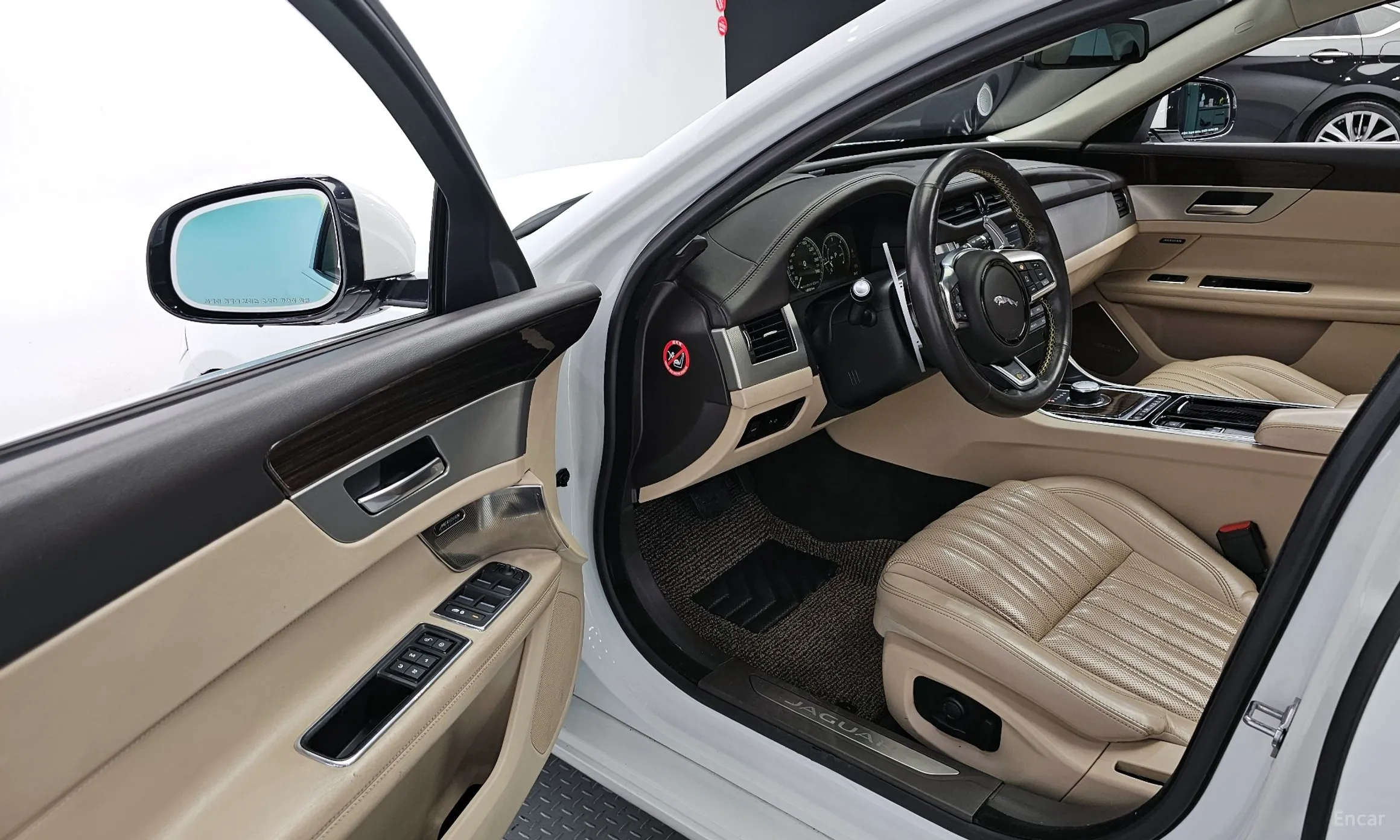 Jaguar XF (x260) превью 11
