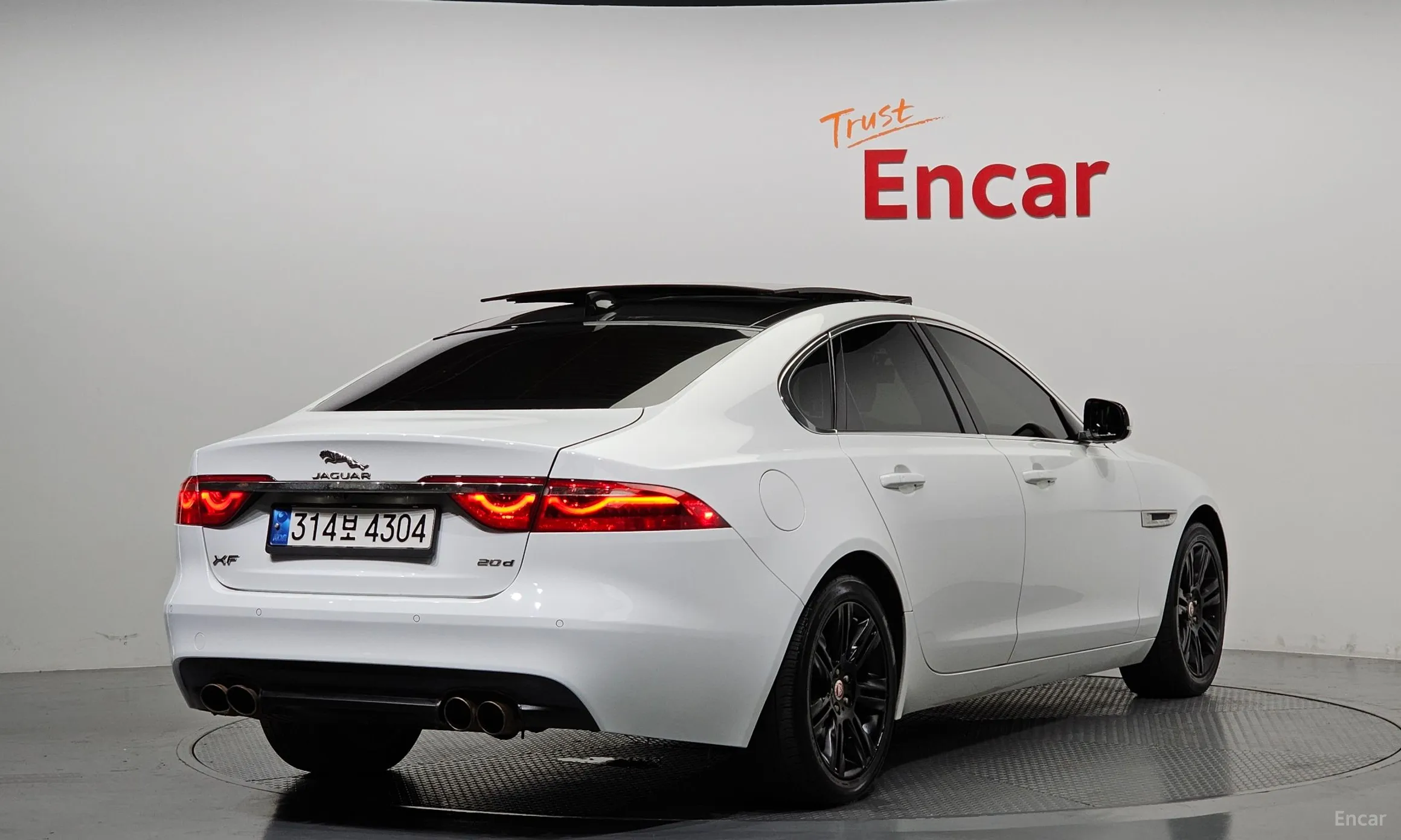 Jaguar XF (x260)