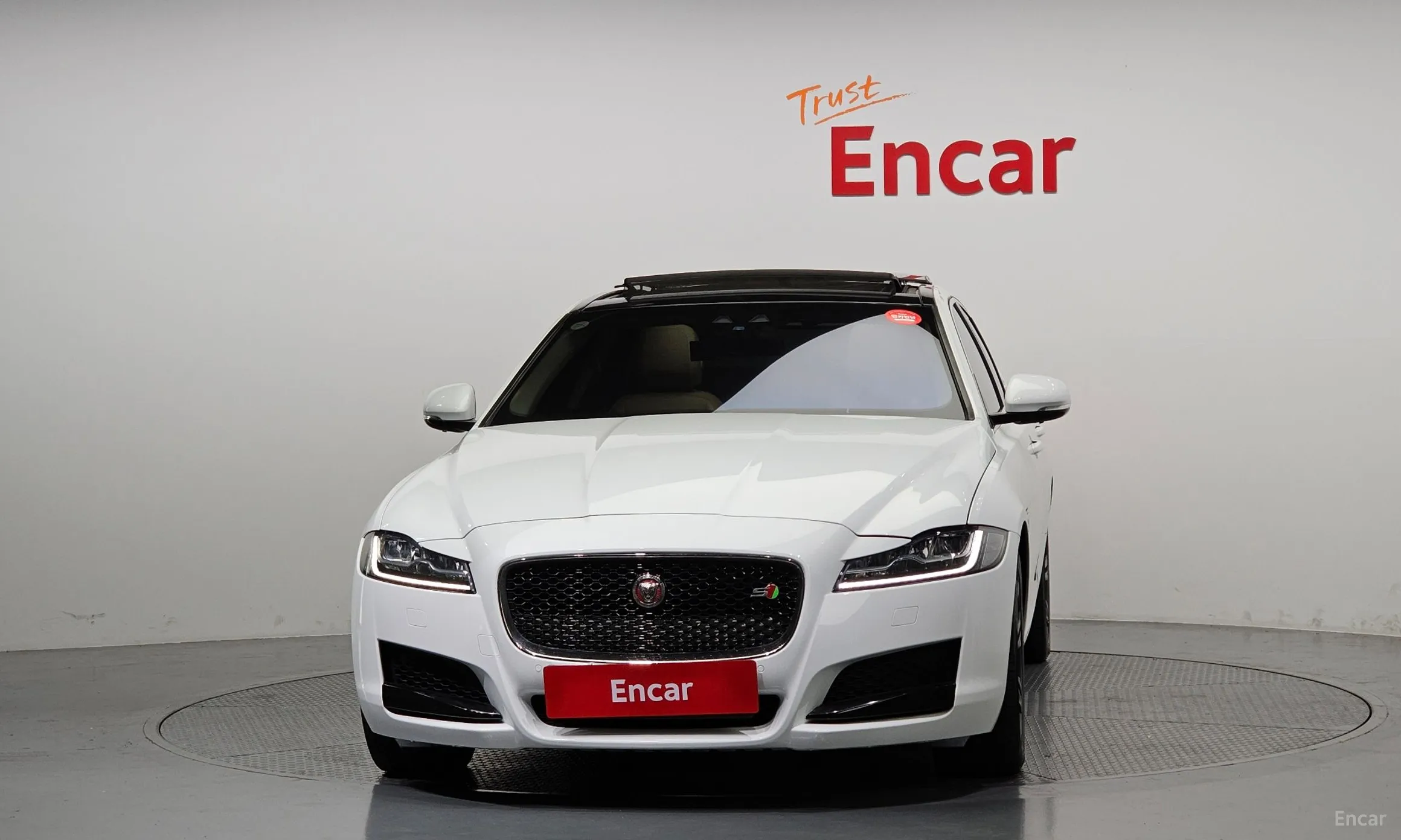Jaguar XF (x260) превью 3