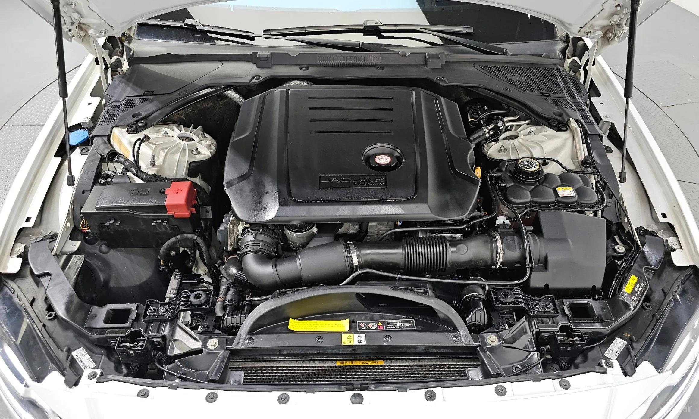 Jaguar XF (x260) превью 6