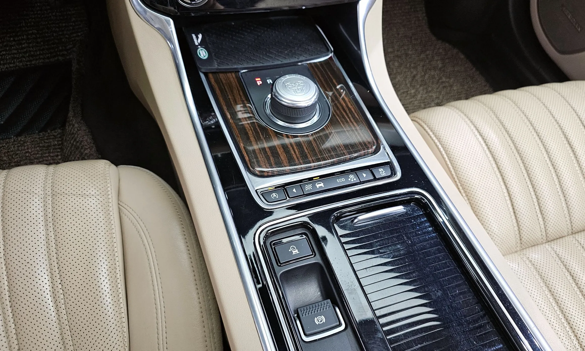 Jaguar XF (x260) превью 9