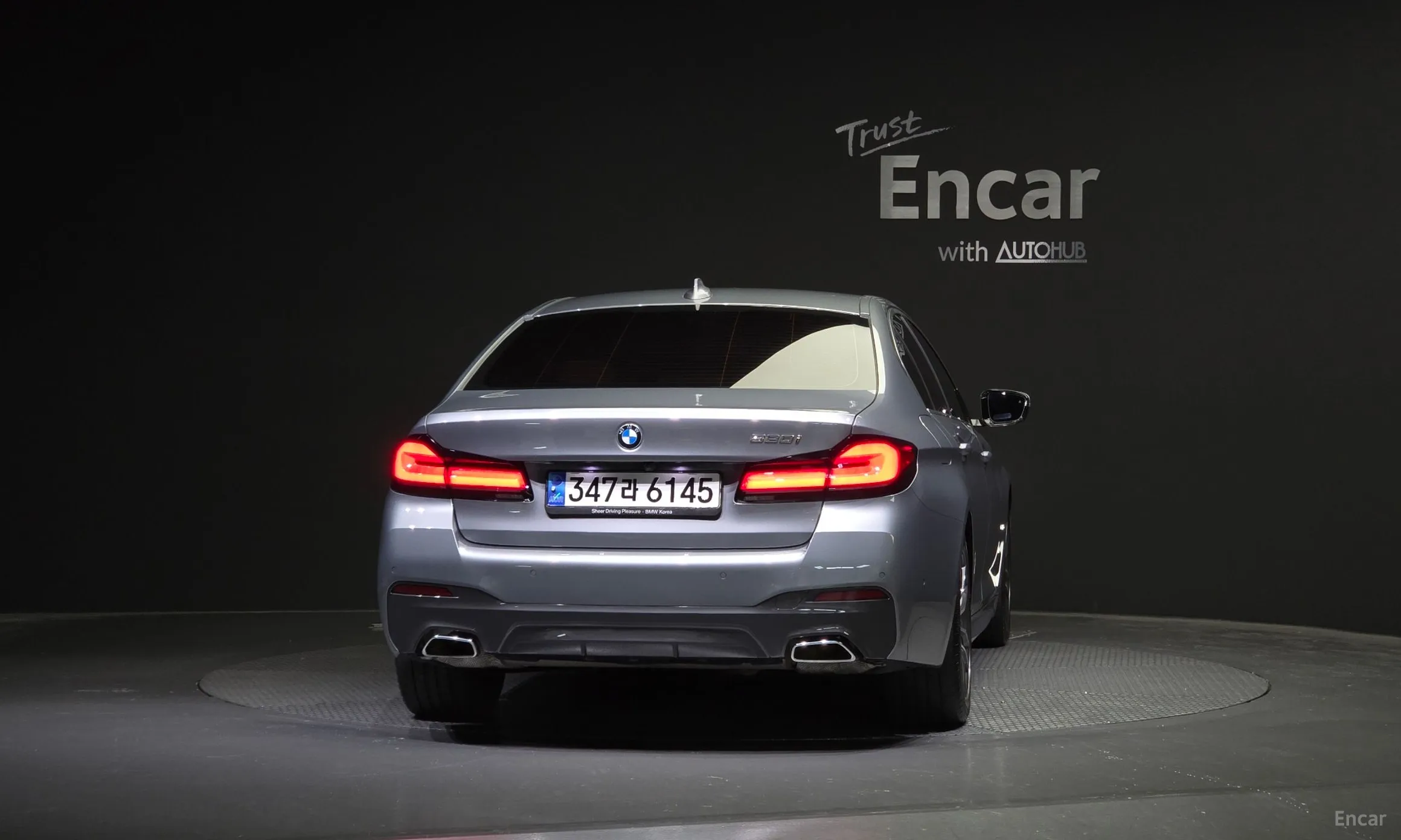 BMW 5 Series (G30) превью 3