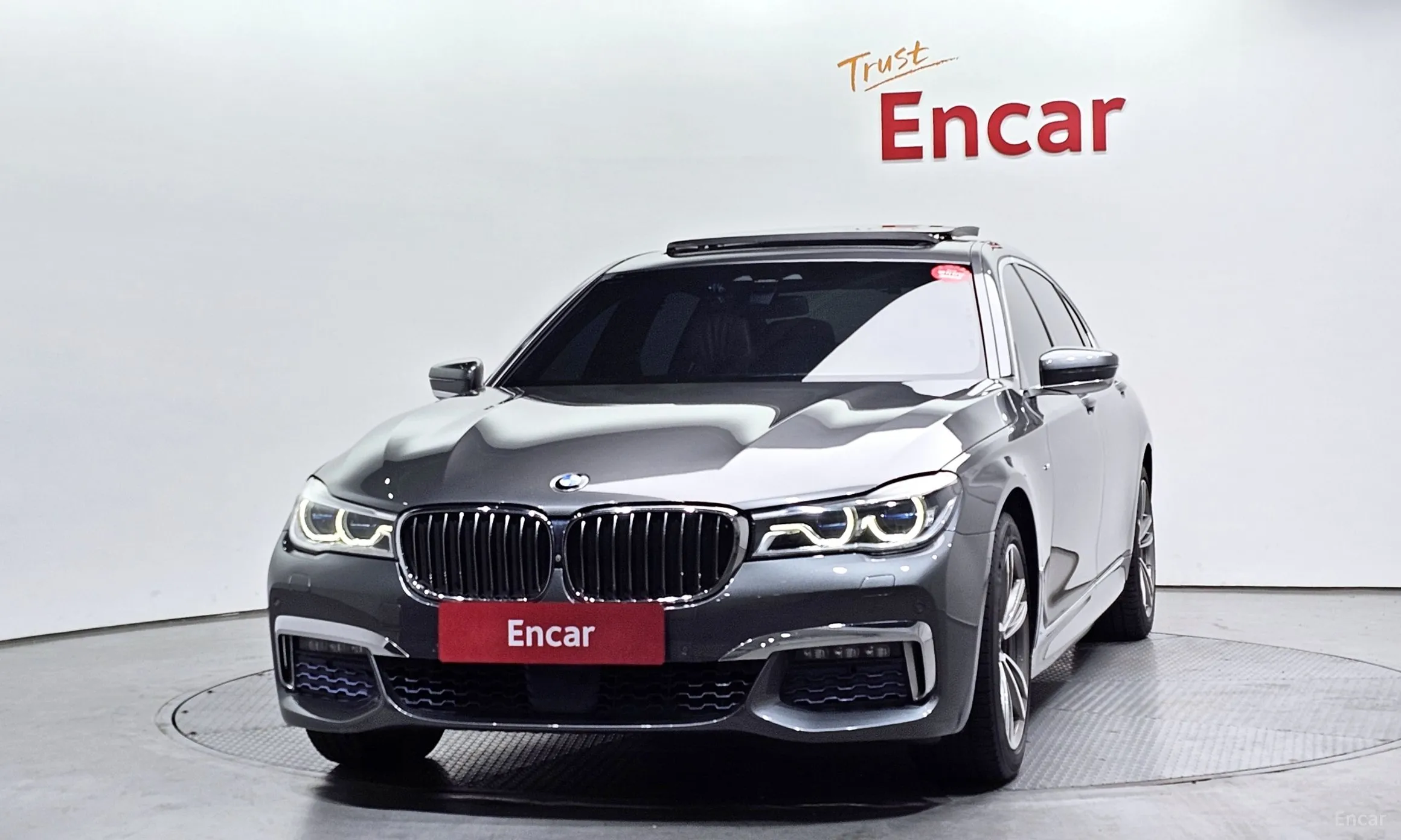 BMW 7 Series (G11) превью 2