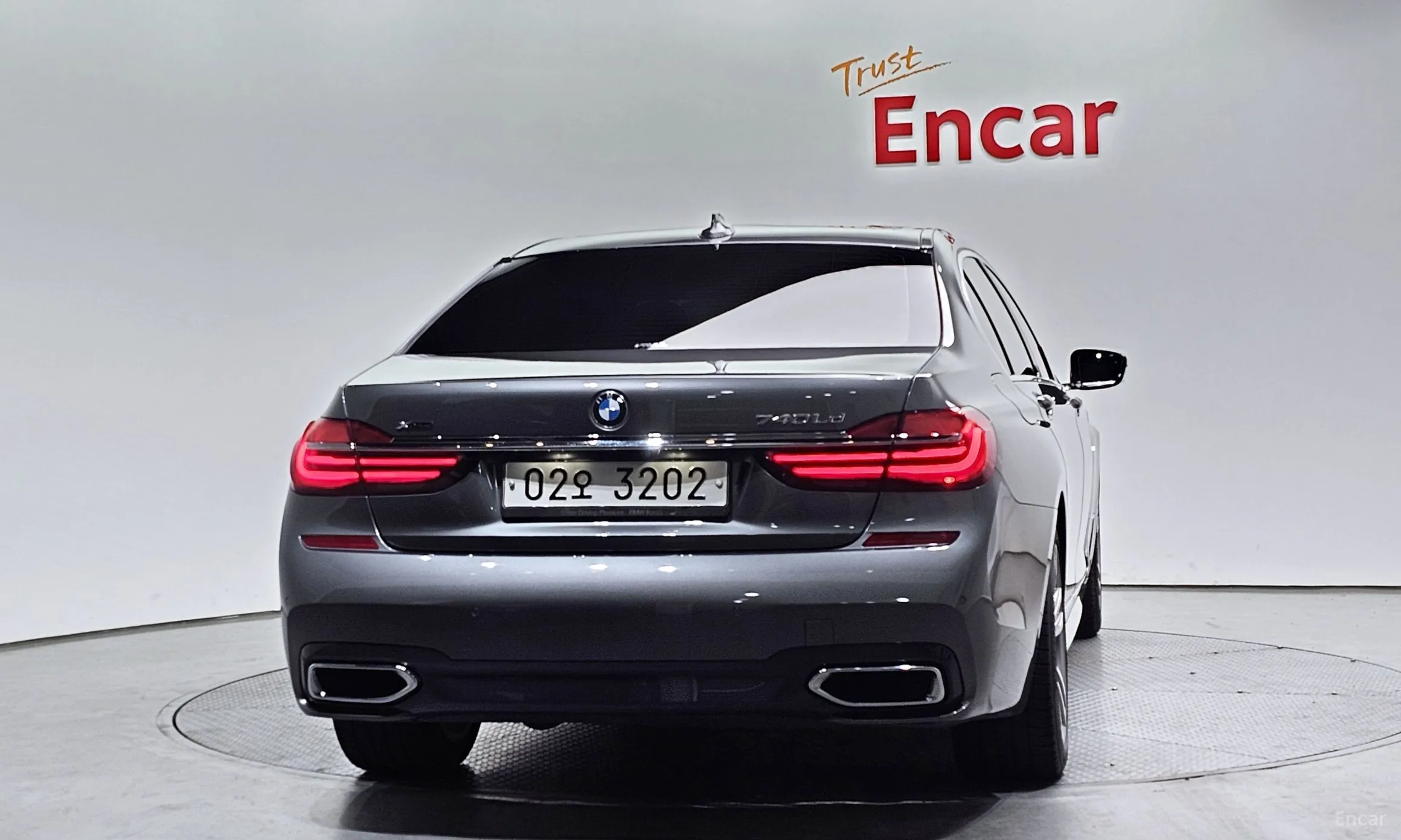 BMW 7 Series (G11) превью 3