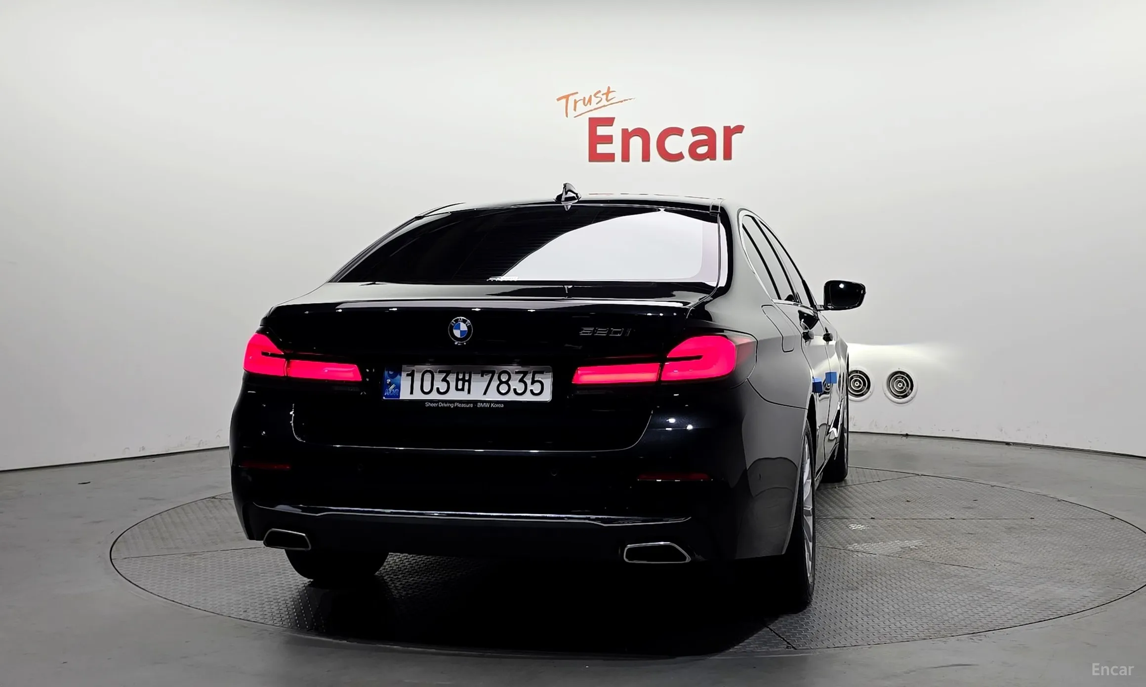 BMW 5 Series (G30) превью 3