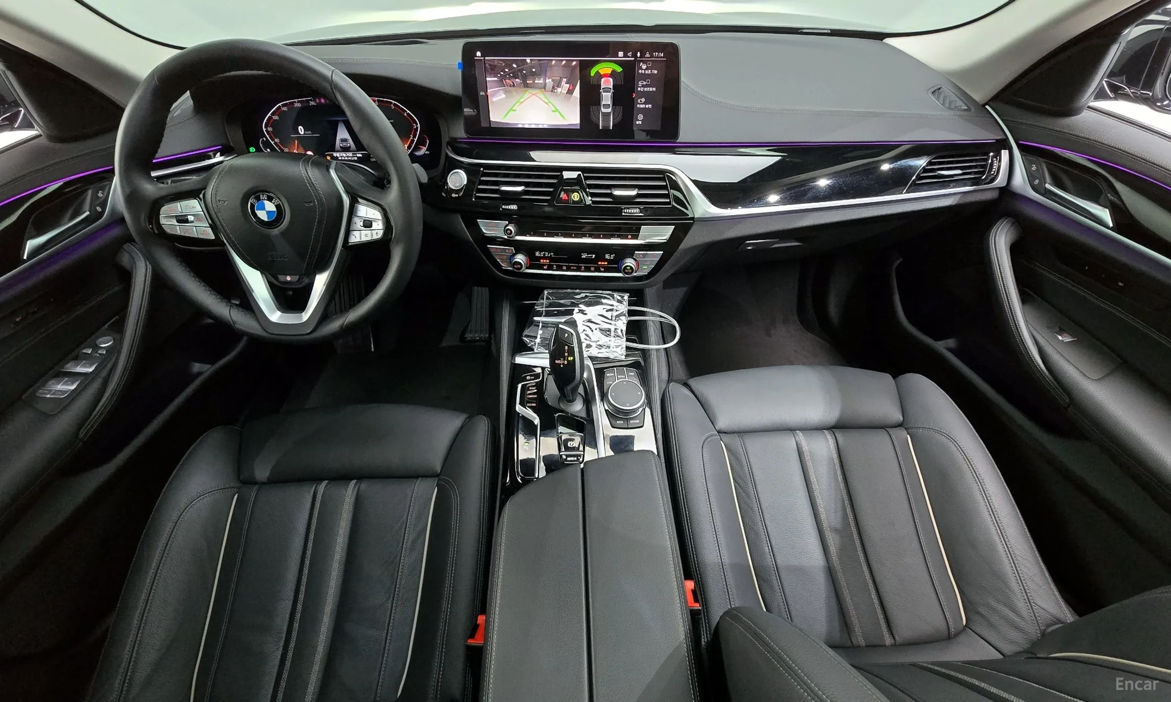 BMW 5 Series (G30) превью 4