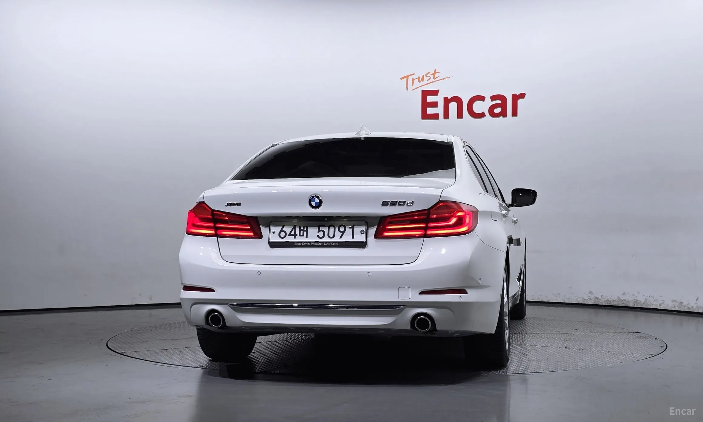 BMW 5 Series (G30) превью 3