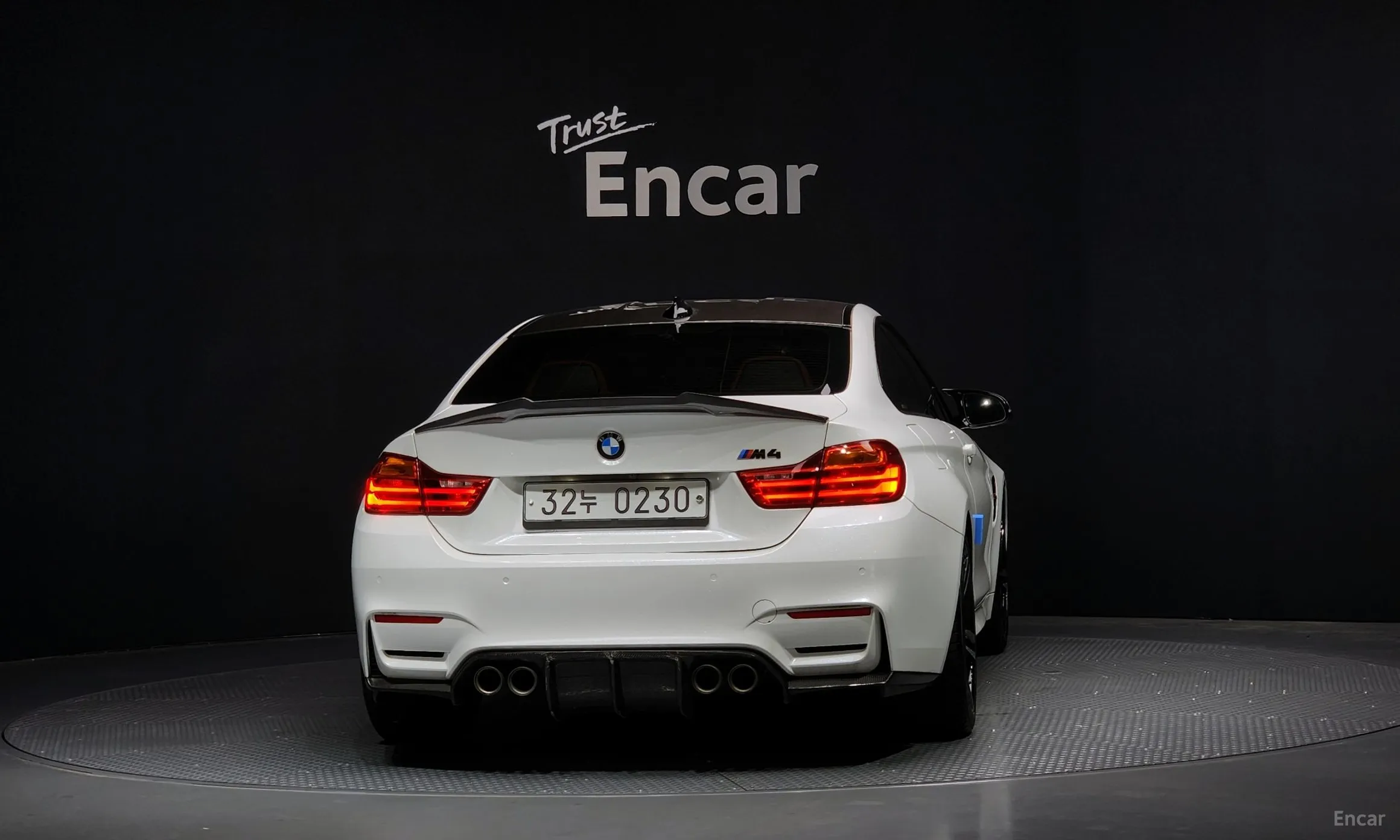 BMW M4 (F82) превью 3