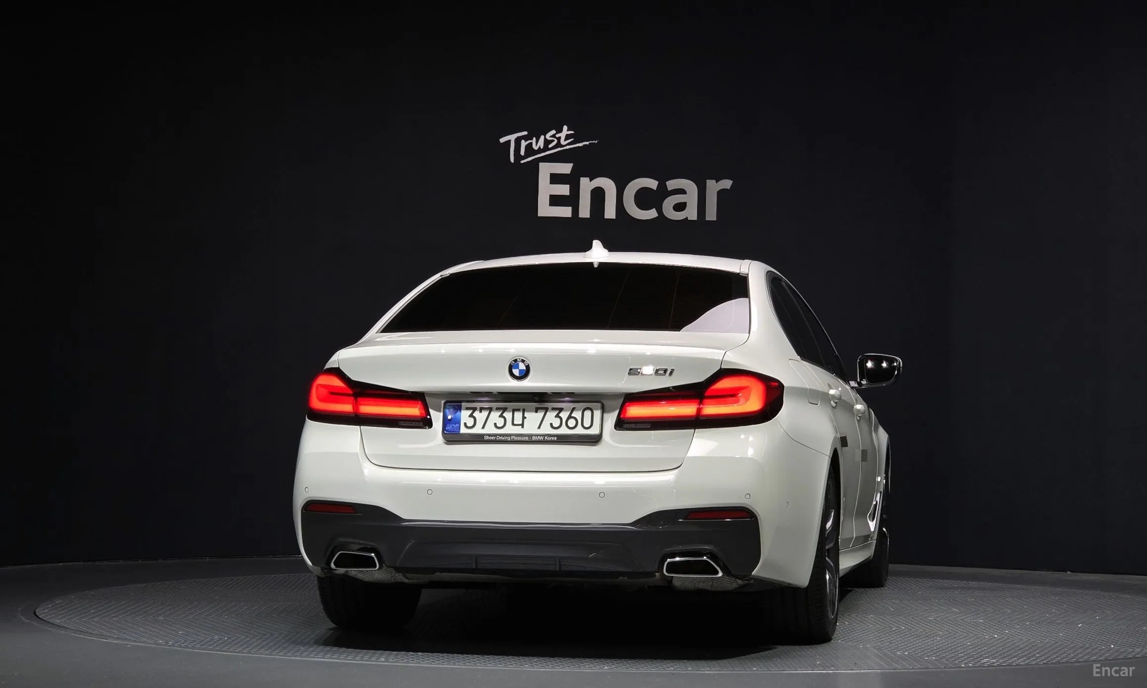 BMW 5 Series (G30) превью 3