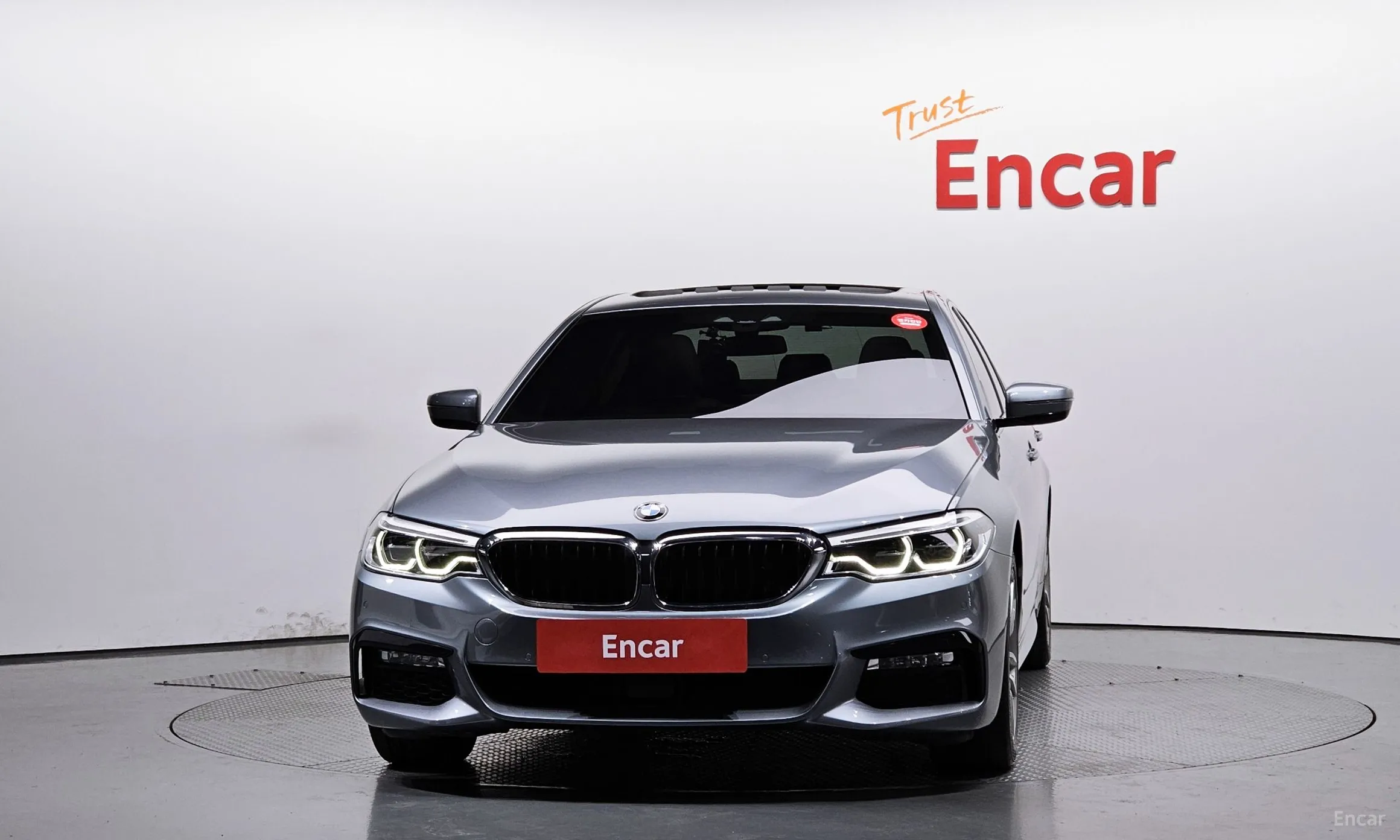 BMW 5 Series (G30) превью 2