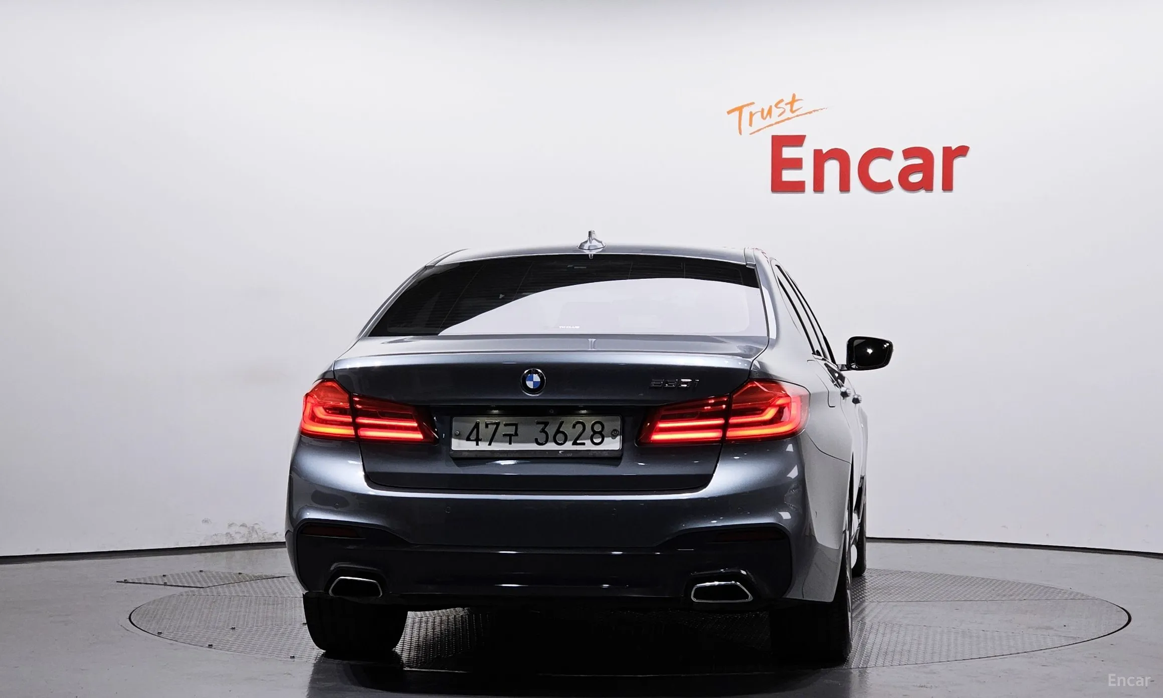BMW 5 Series (G30) превью 3
