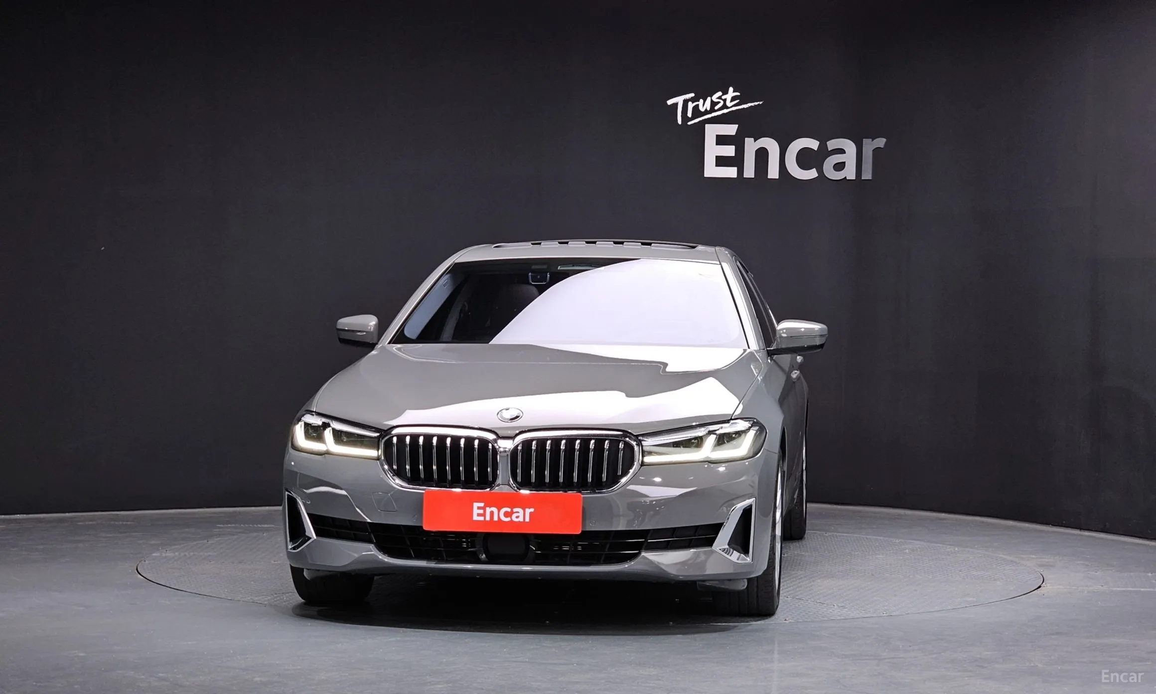 BMW 5 Series (G30) превью 2