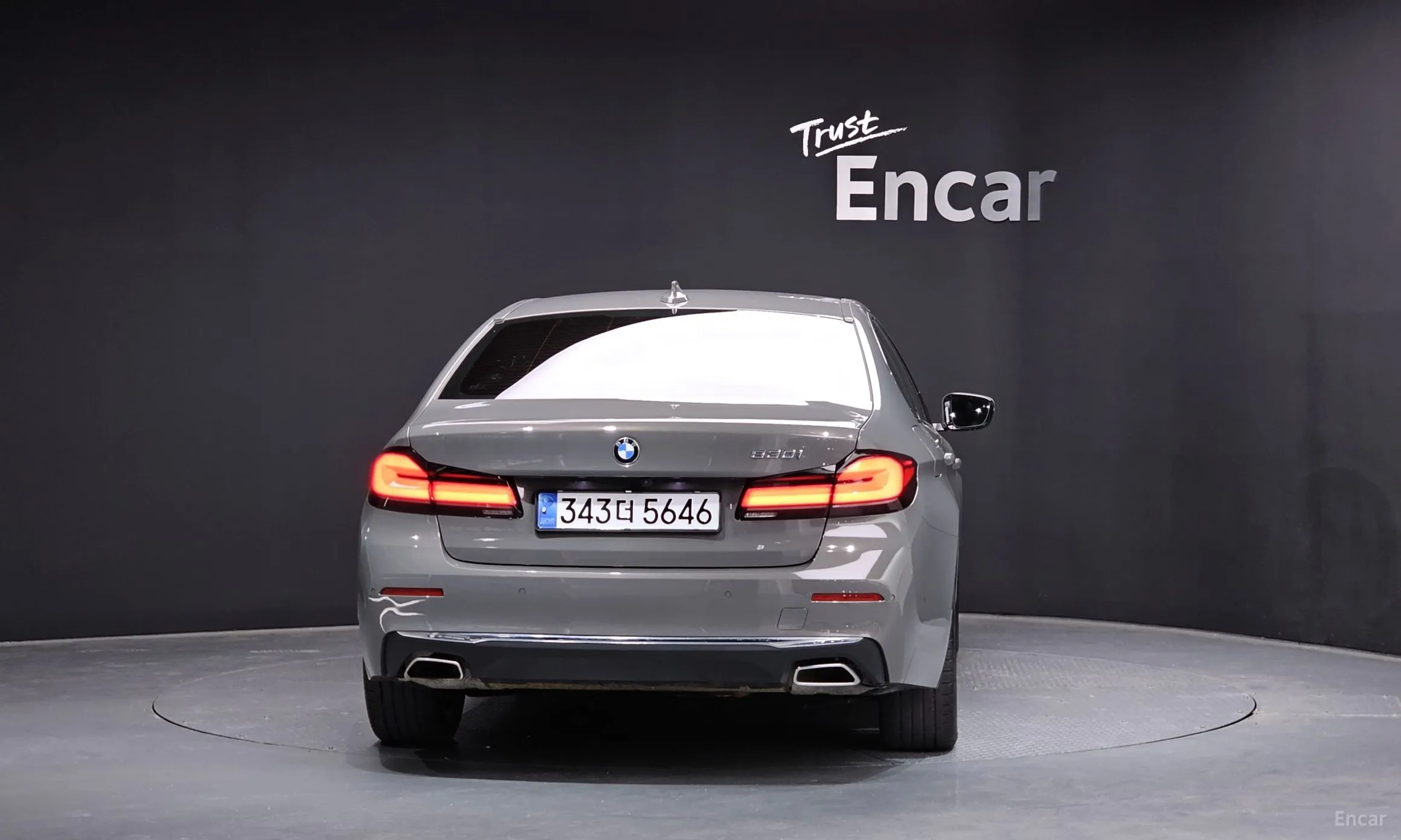 BMW 5 Series (G30) превью 3