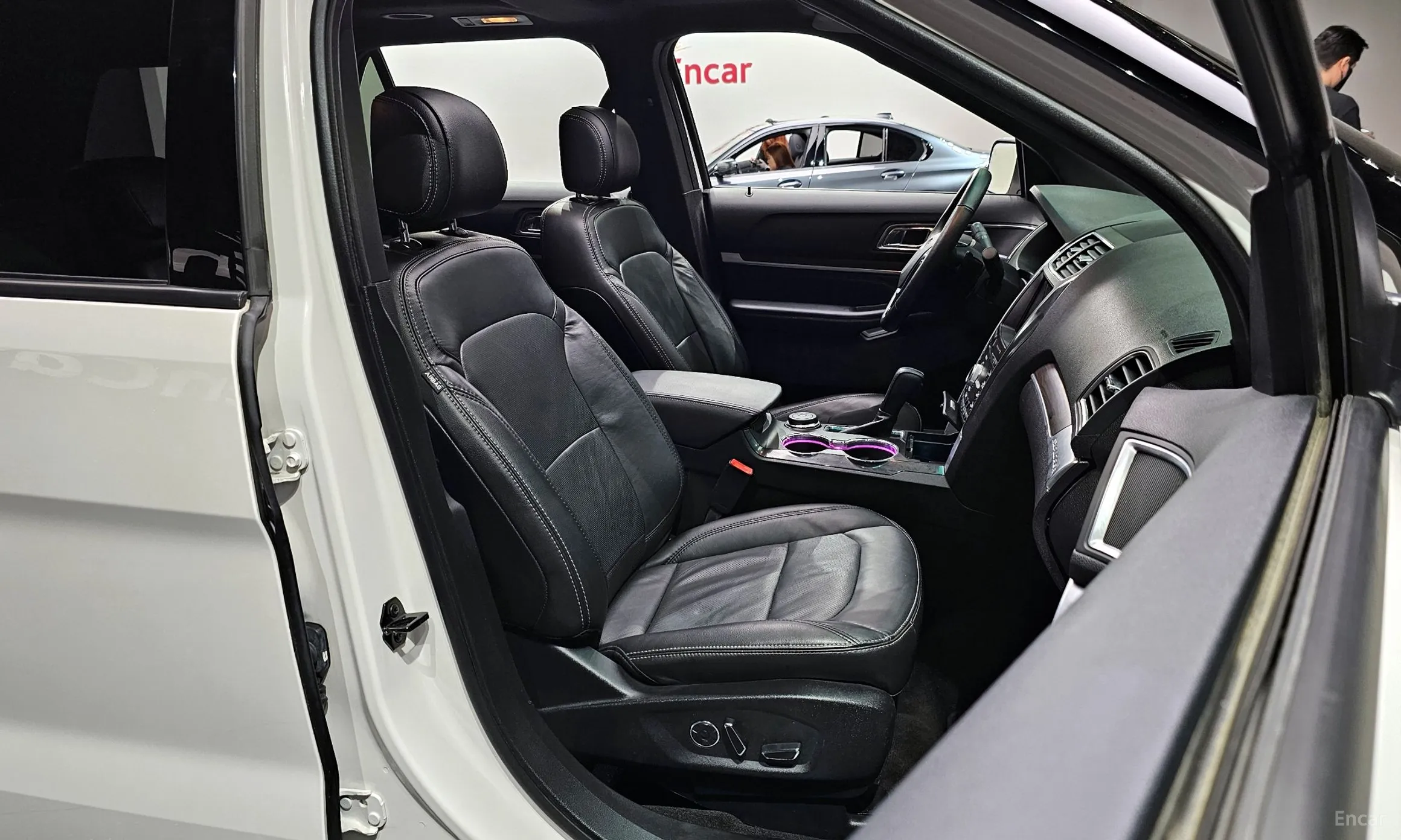 Ford Explorer превью 10