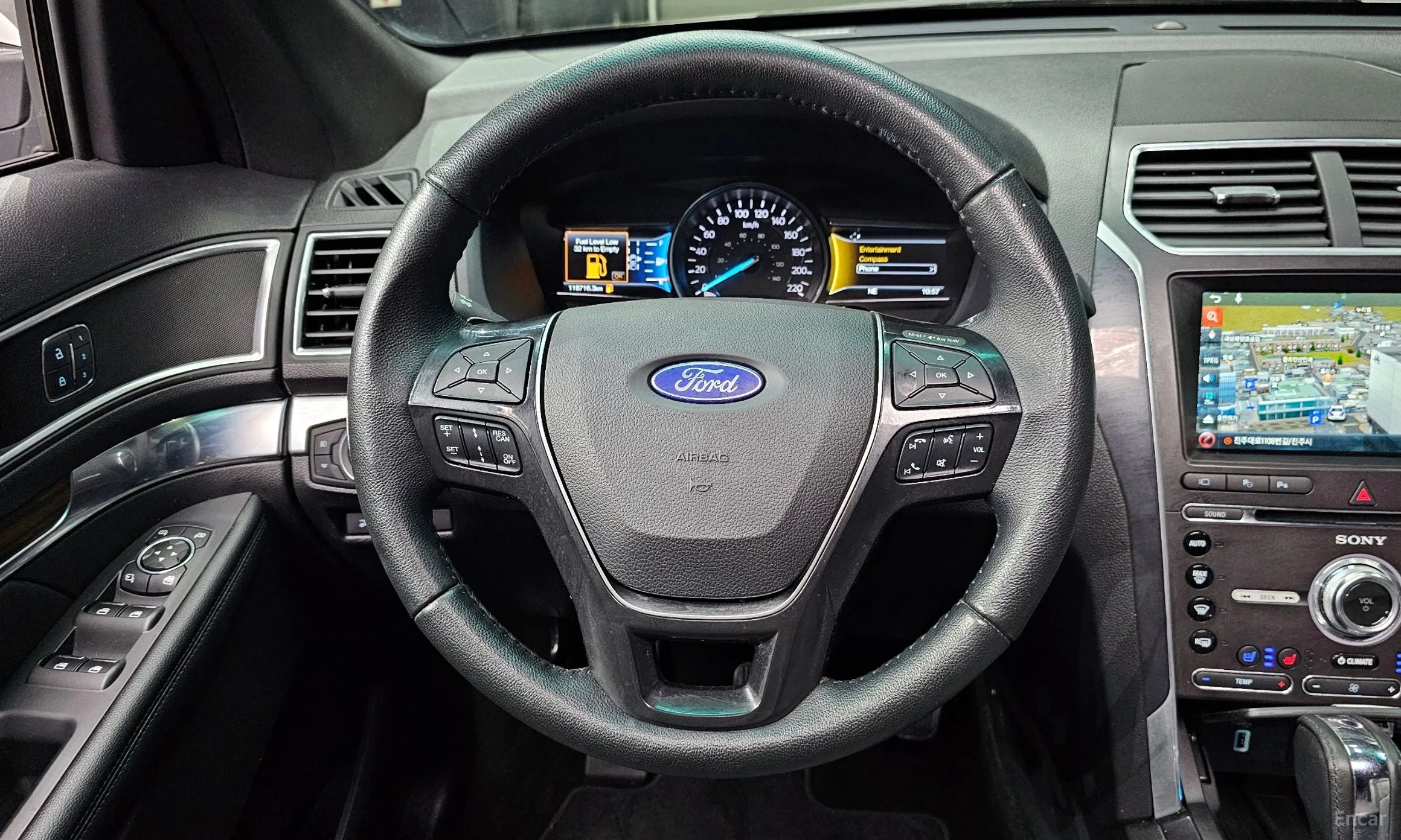 Ford Explorer превью 13