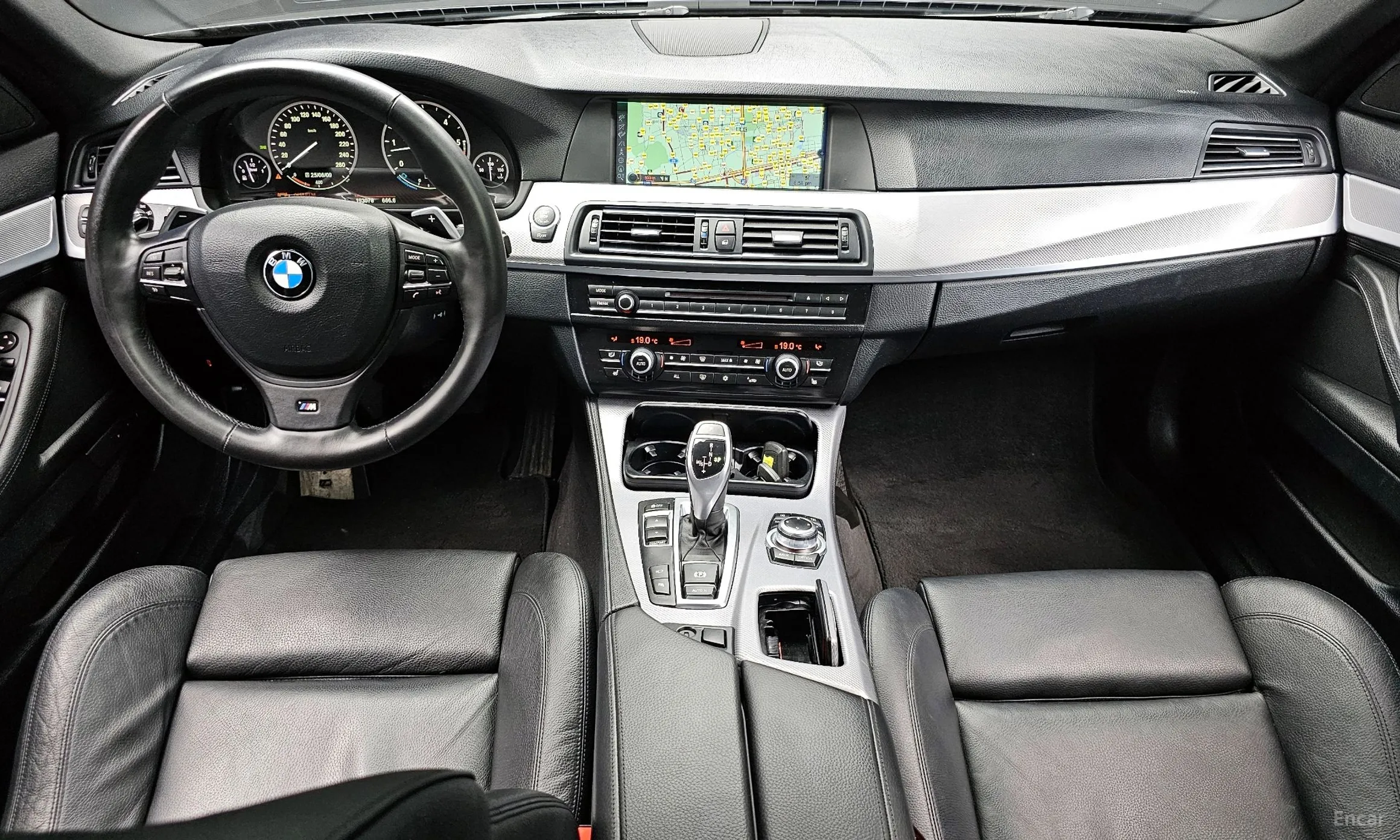 BMW 5 Series (F10) превью 4