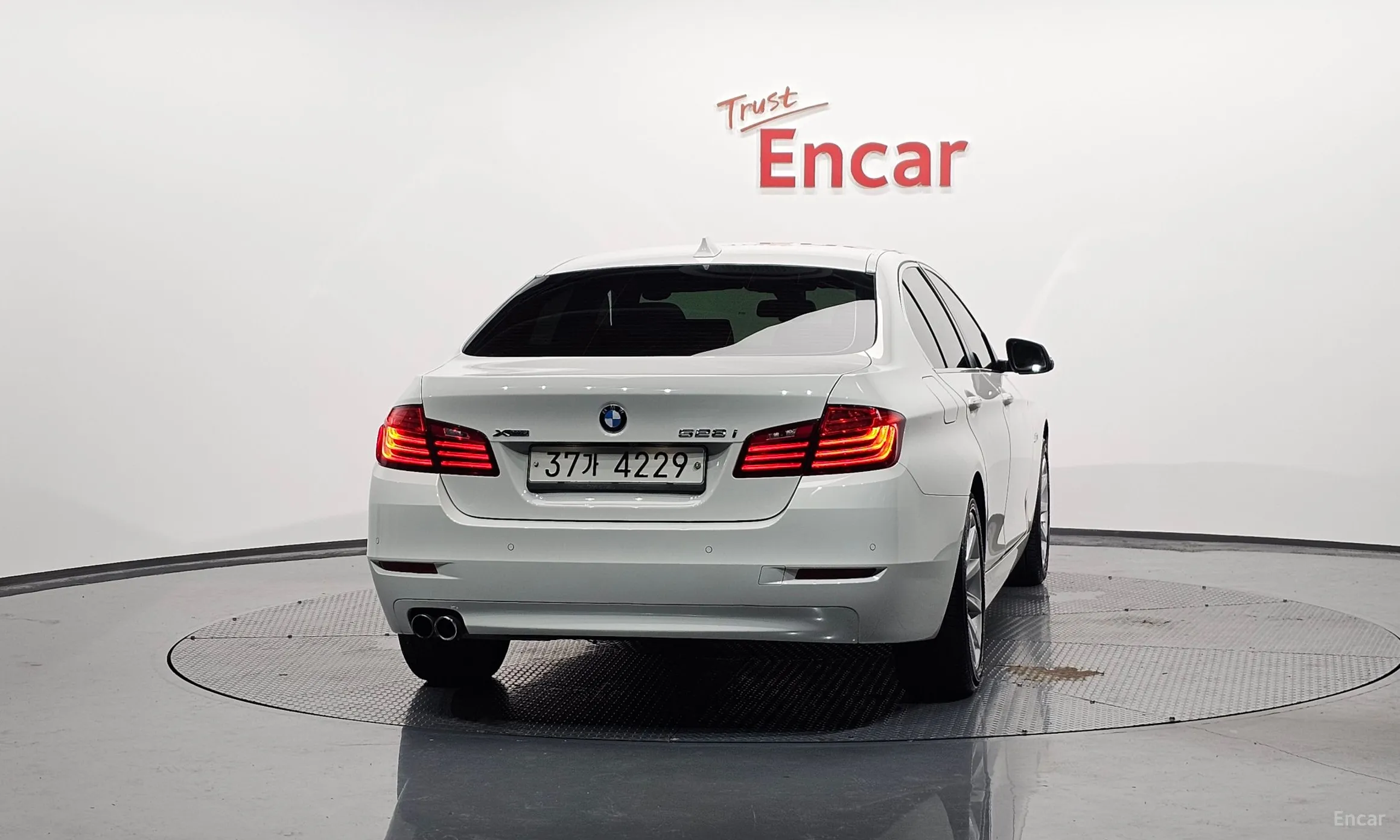 BMW 5 Series (F10) превью 3