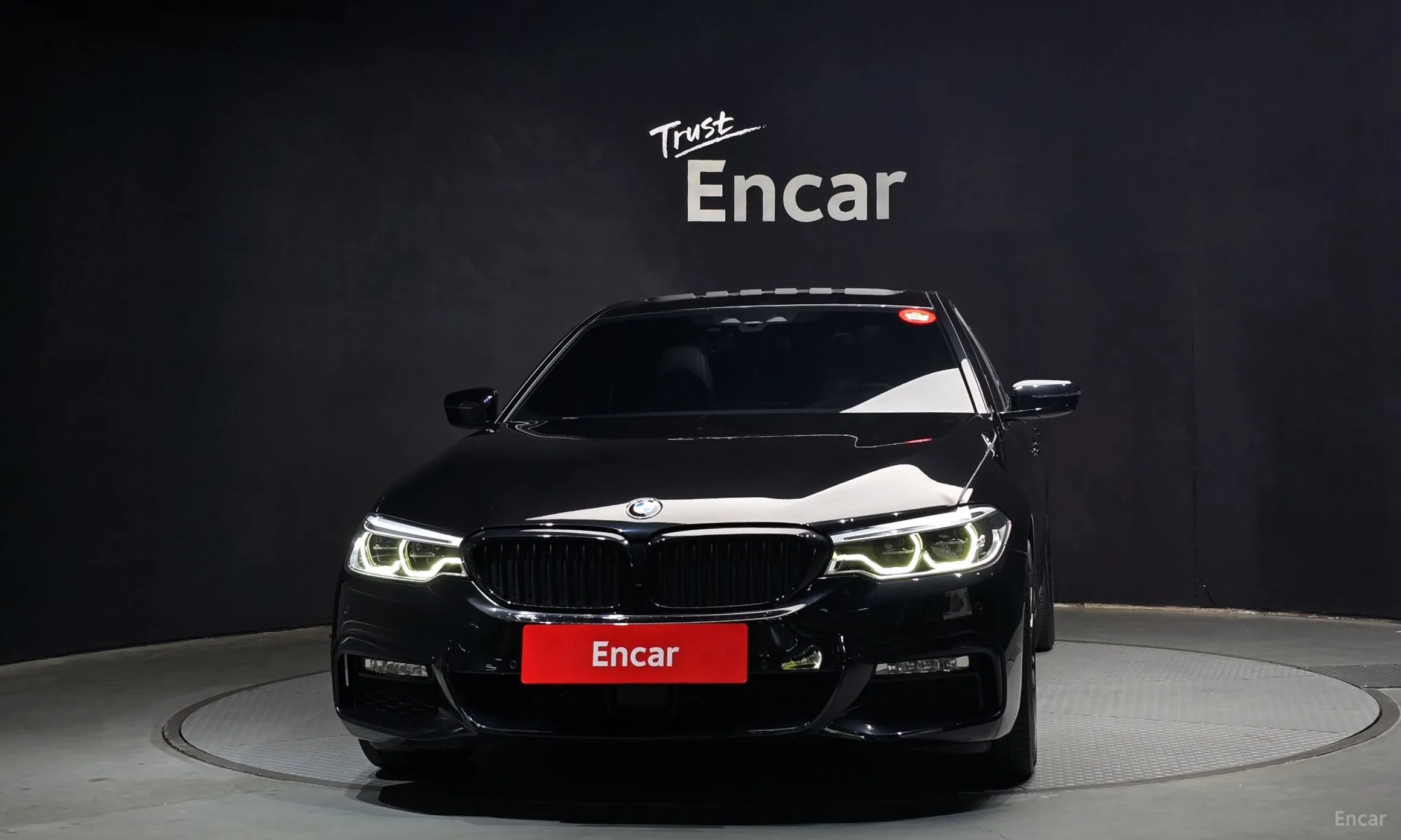 BMW 5 Series (G30) превью 2