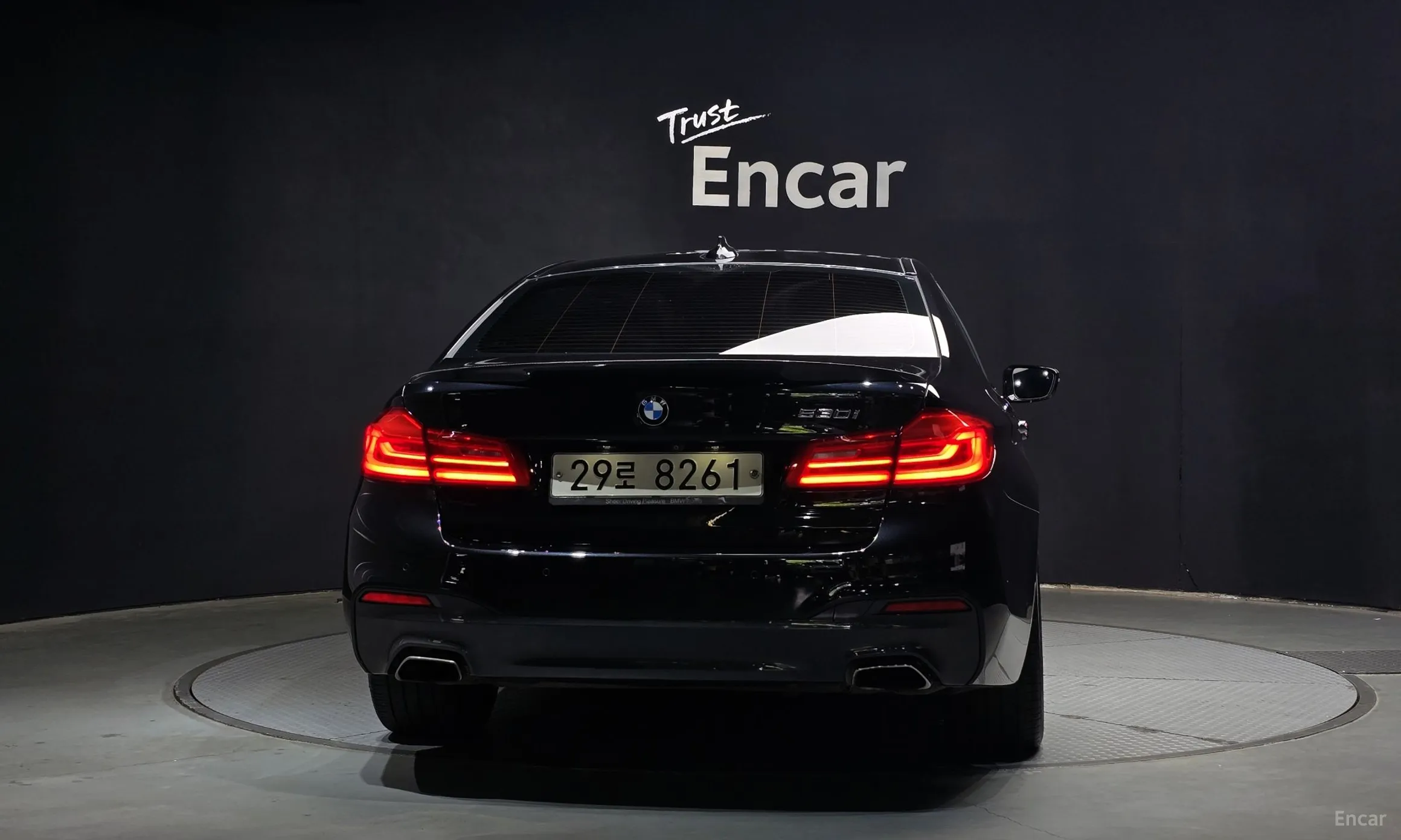 BMW 5 Series (G30) превью 3
