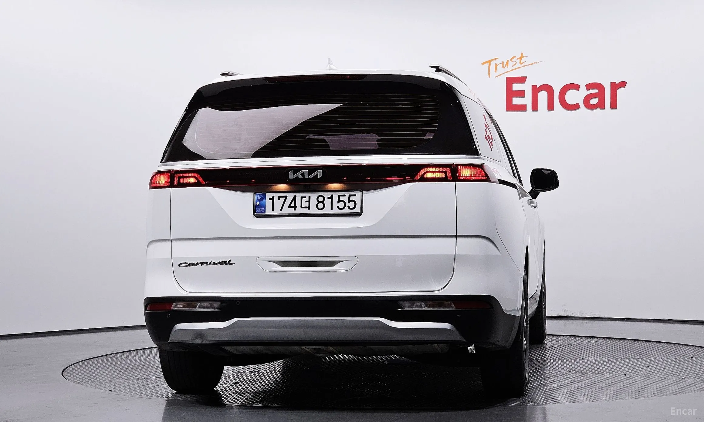 Kia Carnival Gen 4 превью 3