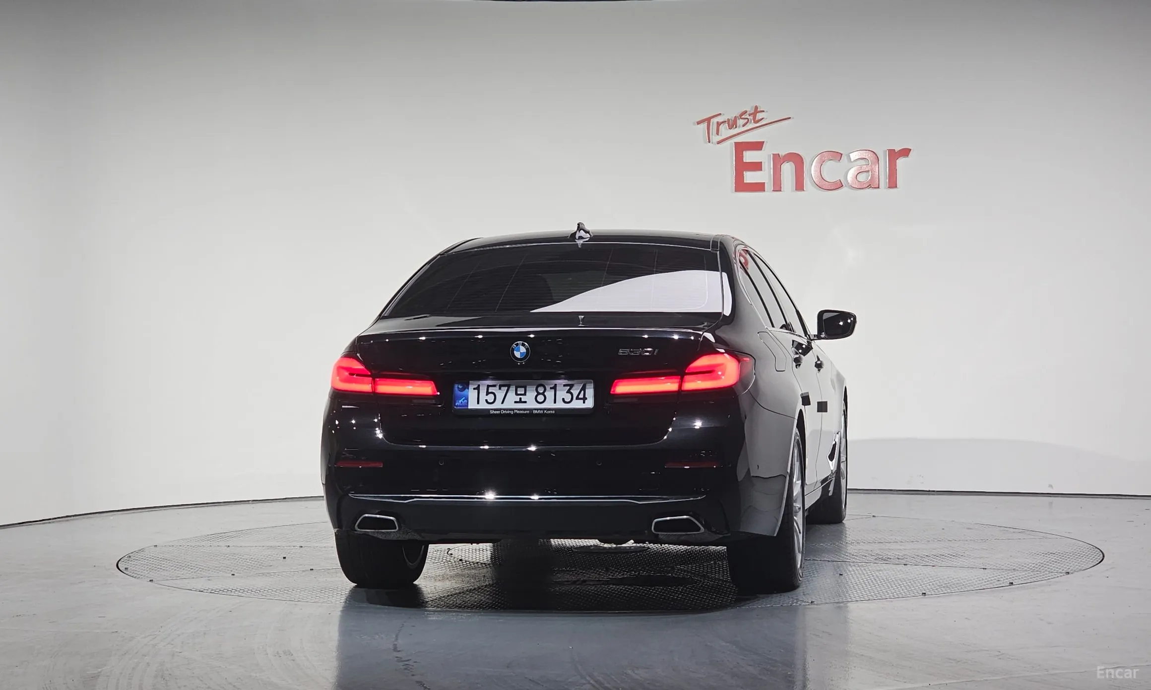 BMW 5 Series (G30) превью 3
